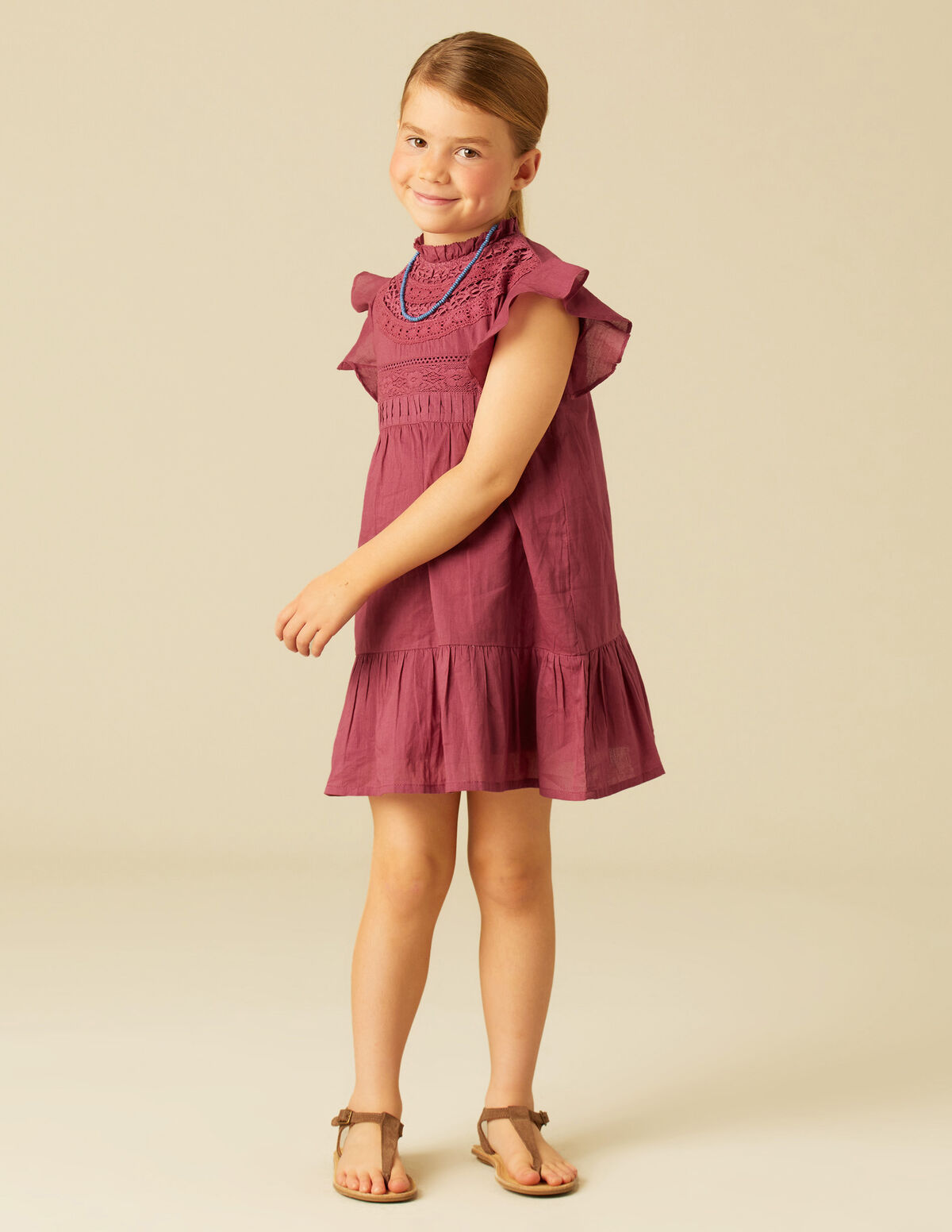 VESTIDO ENCAJES MORA