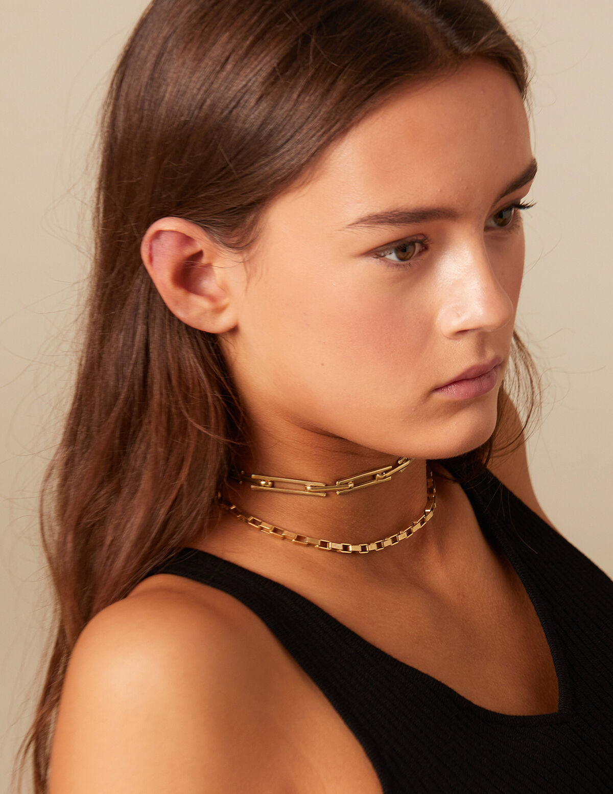 COLLAR RECTÁNGULO PEQUEÑO DORADO