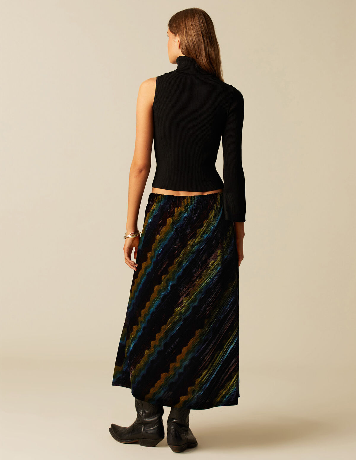 BERRY WAVY VELVET SKIRT