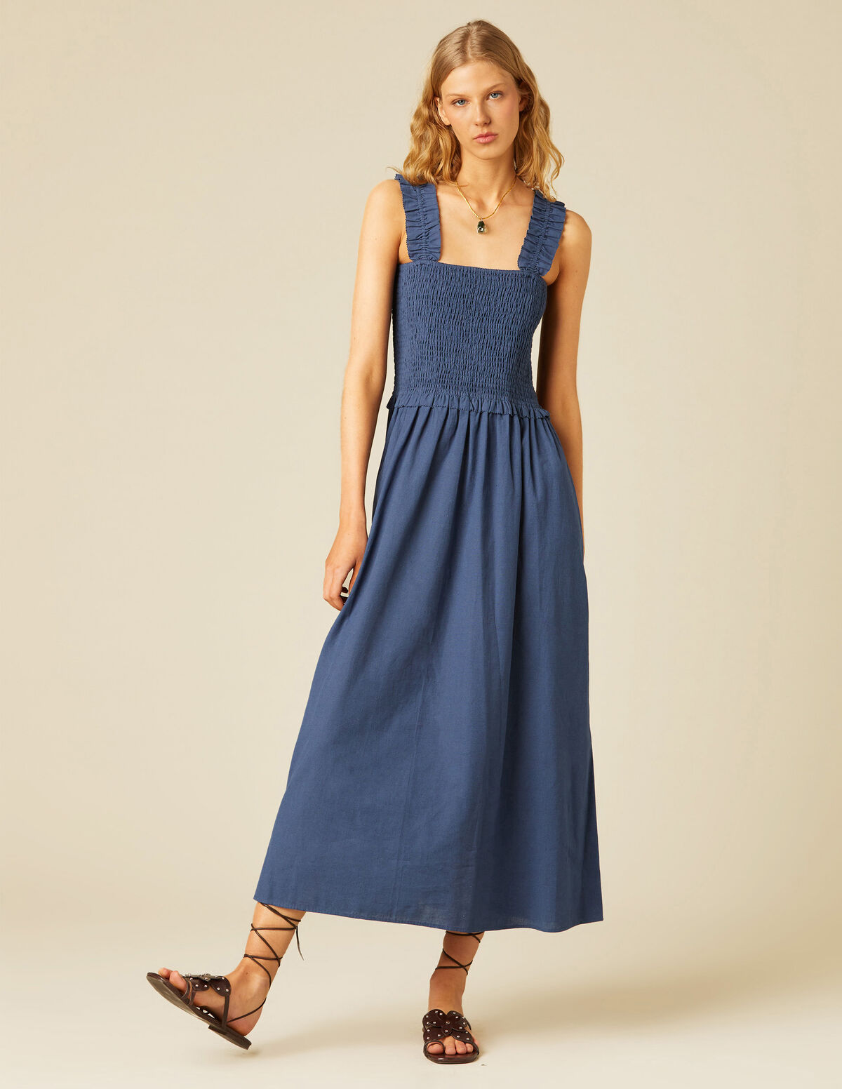 VESTIDO GOMAS VOLANTE AZUL