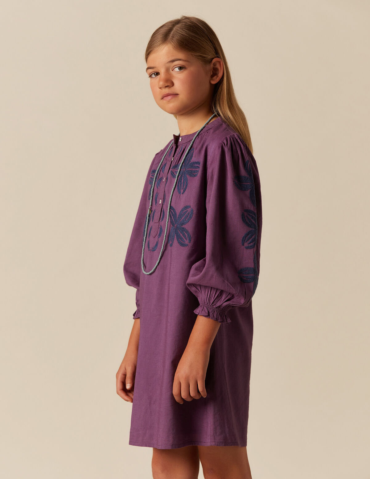 VESTIDO AMORA BORDADO