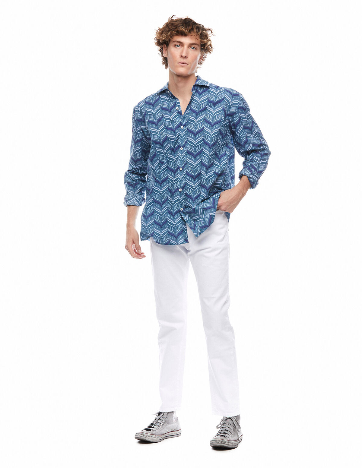 Camisa cuello pico espiga azul