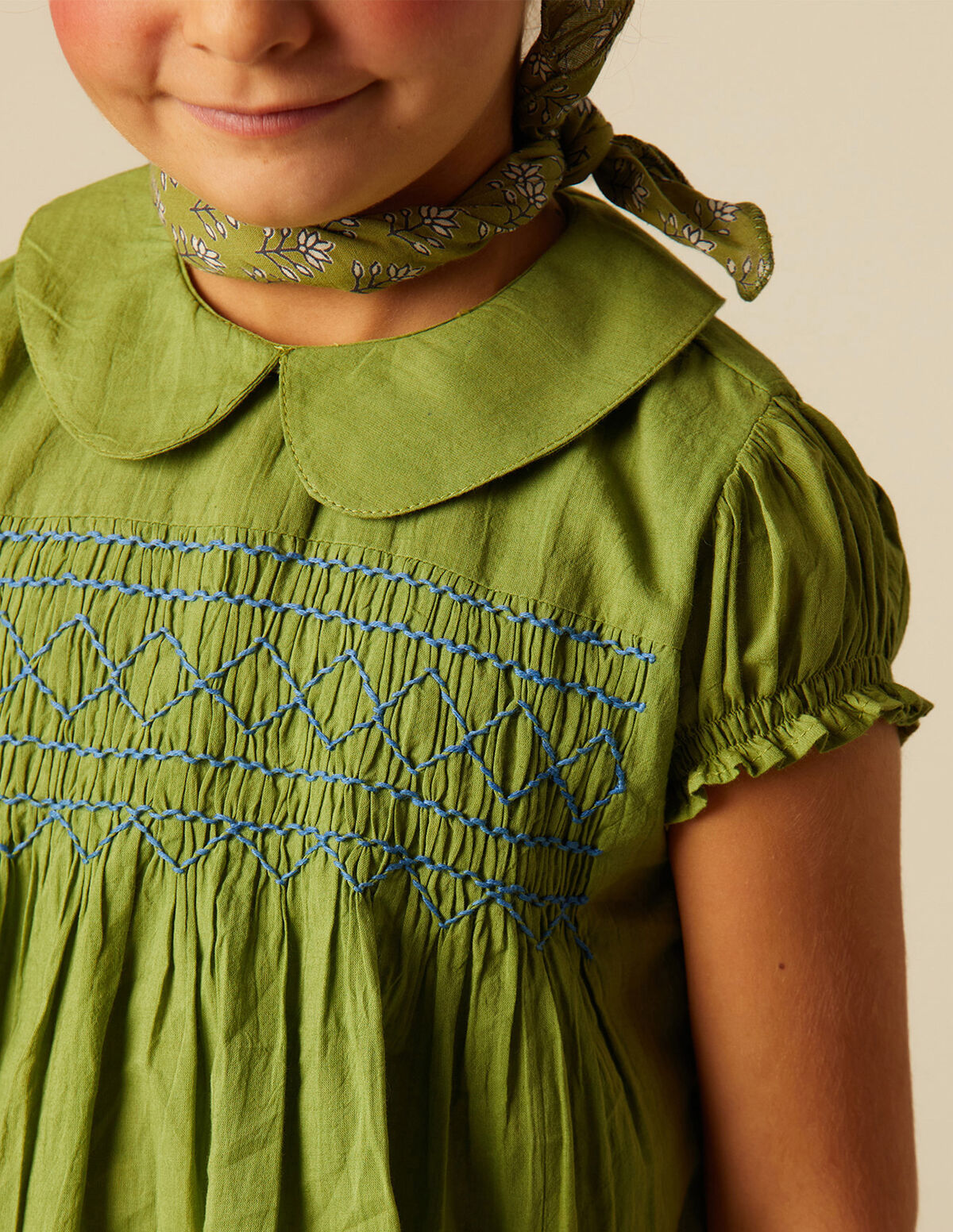 VESTIDO VERDE NIDO AZUL