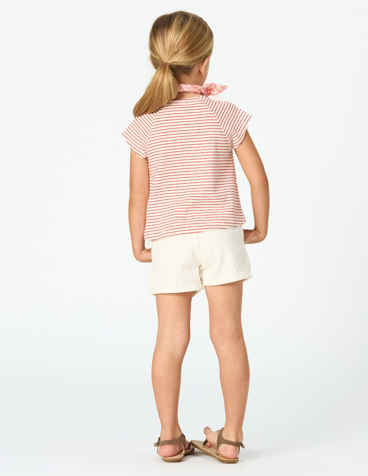 Cal&ccedil;&otilde;es brancos com bolsos