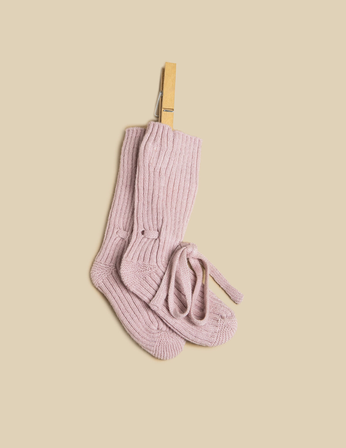 BROWN RIBBED BOOTEES