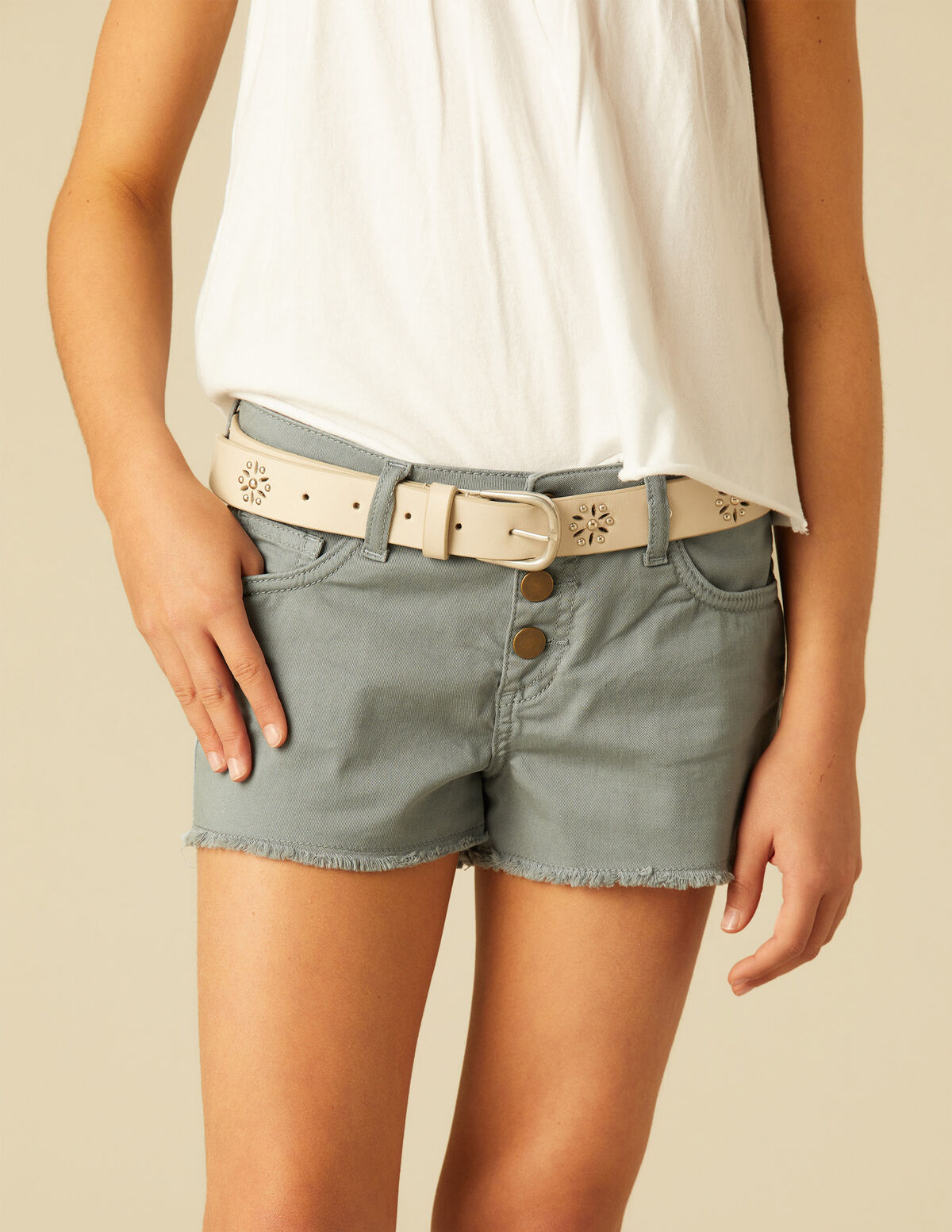 SHORT BOTONES GRIS