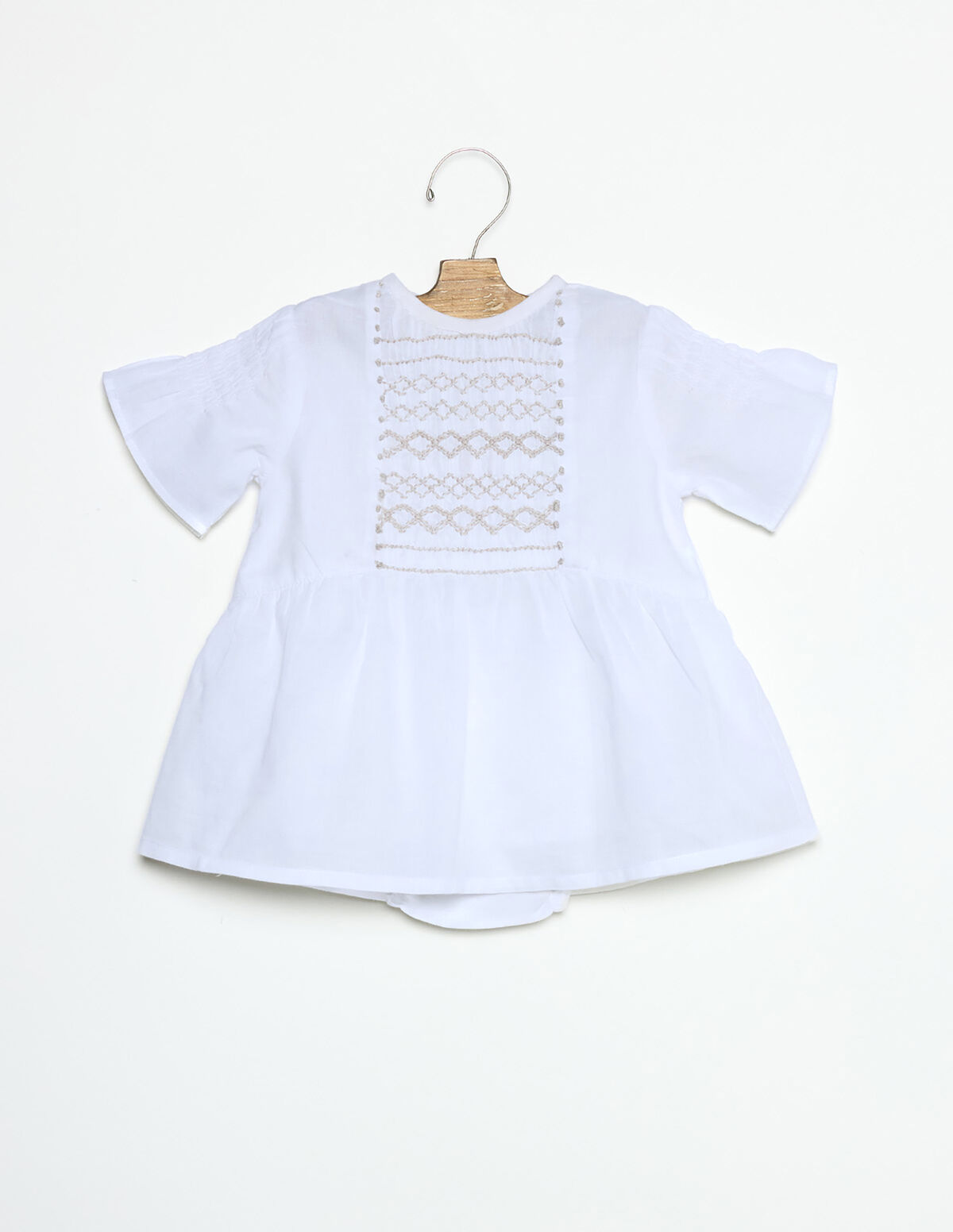 ROBE C&Eacute;R&Eacute;MONIE &Agrave; MANCHES VOLUMINEUSES