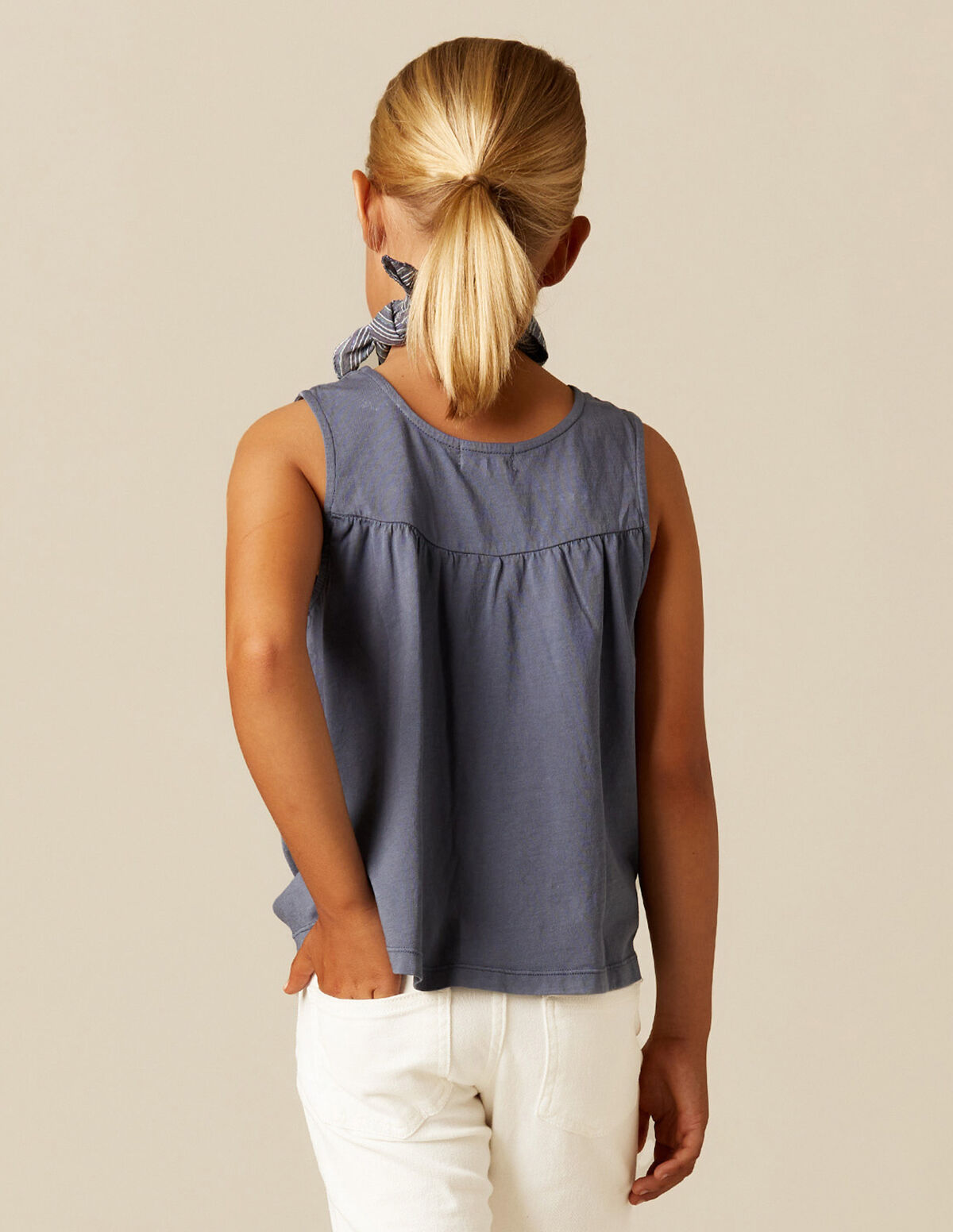 T-SHIRT SEM MANGAS AZUL