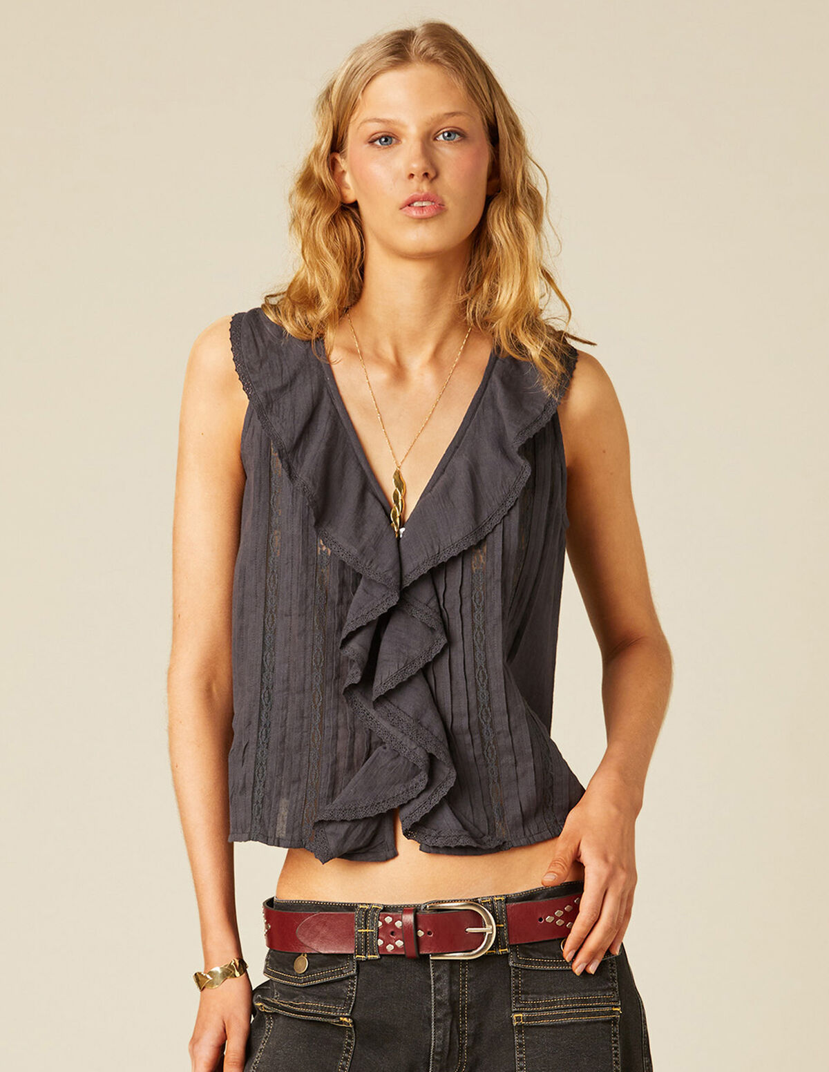 CAMISA VOLANTE ENCAJES ANTRACITA