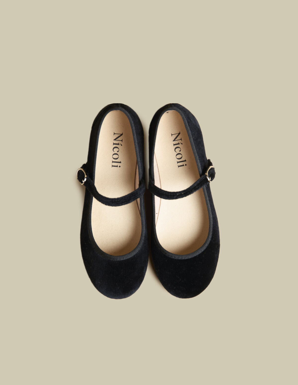 BLACK VELVET CHINAS