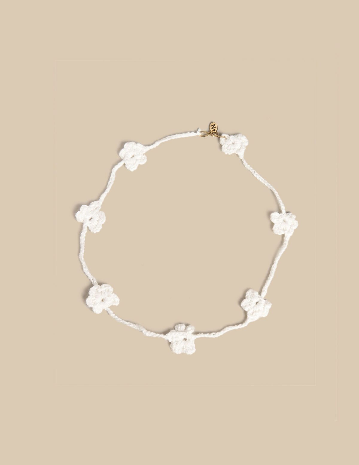 BEIGE SHORT FLOWER NECKLACE