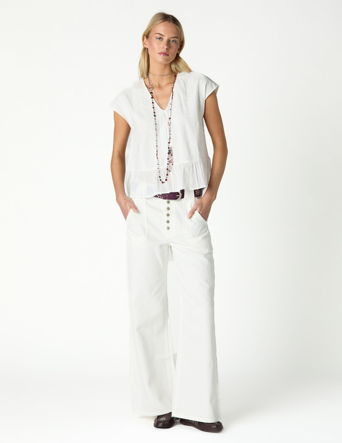 WHITE HIGH-WAISTED JEANS