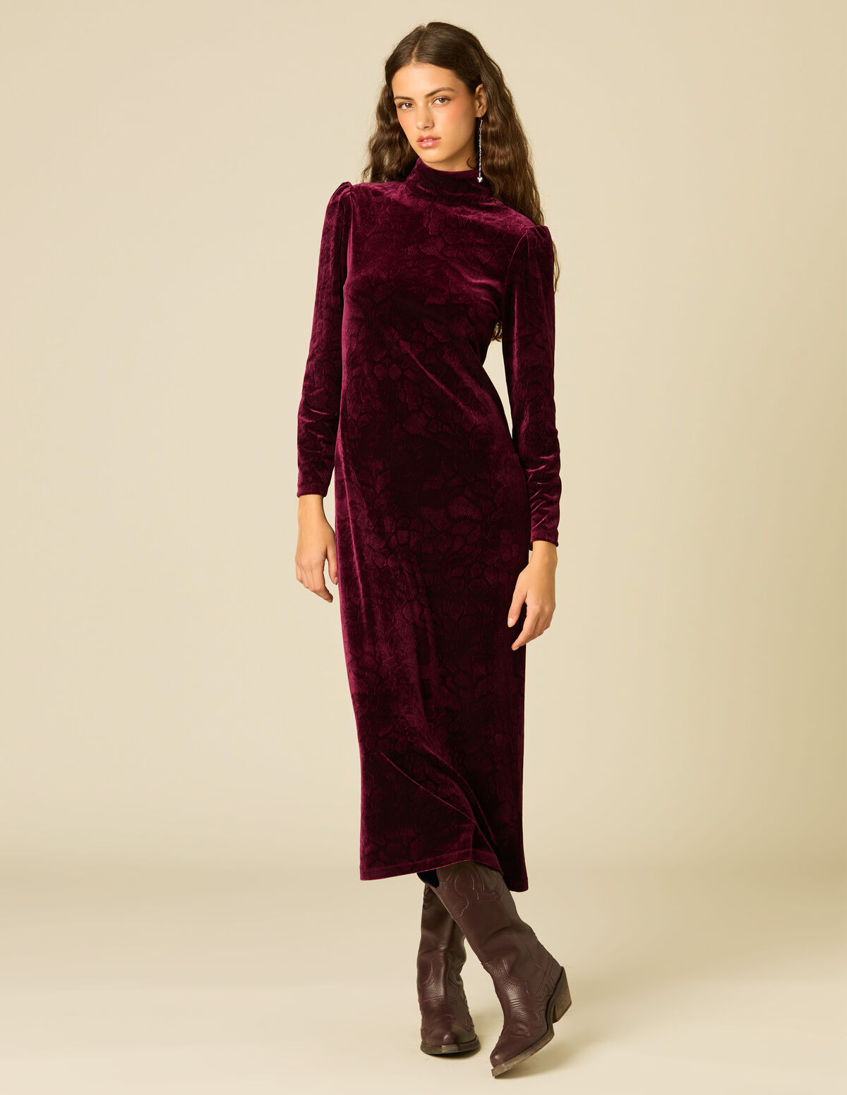 VESTIDO DESENHO VELUDO