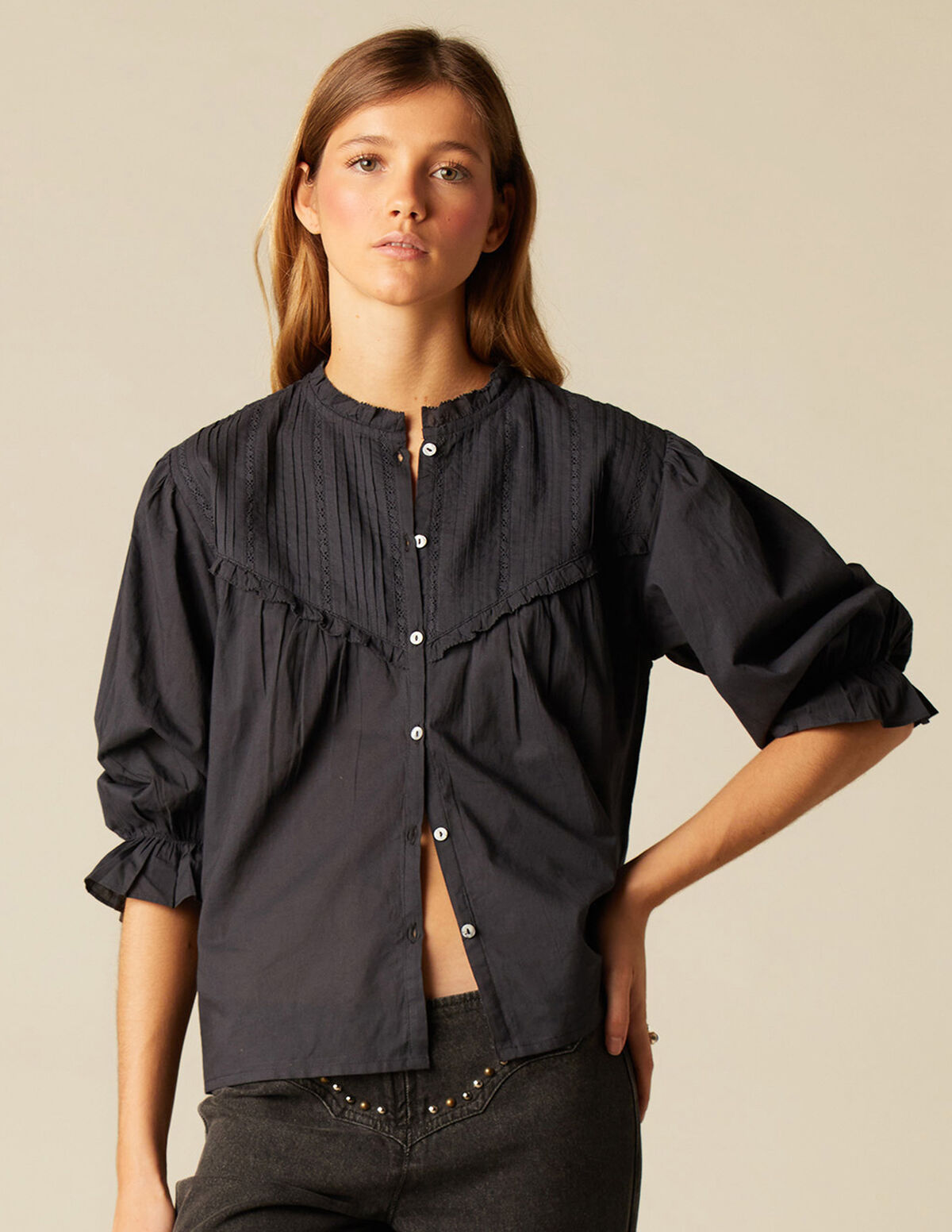 CAMISA ROMANTICA ANTRACITA