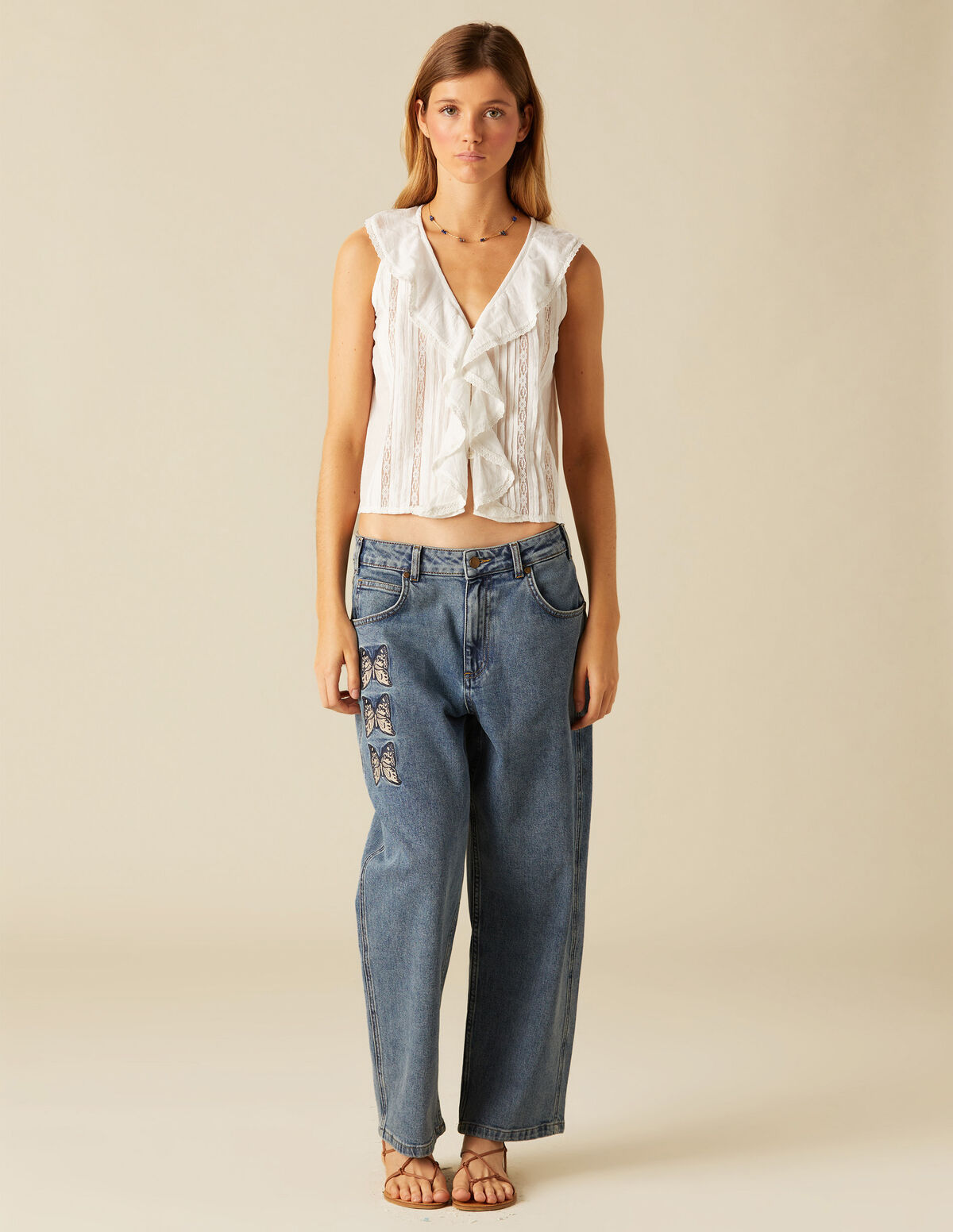 PANTALÓN BORDADO MARIPOSA AZUL