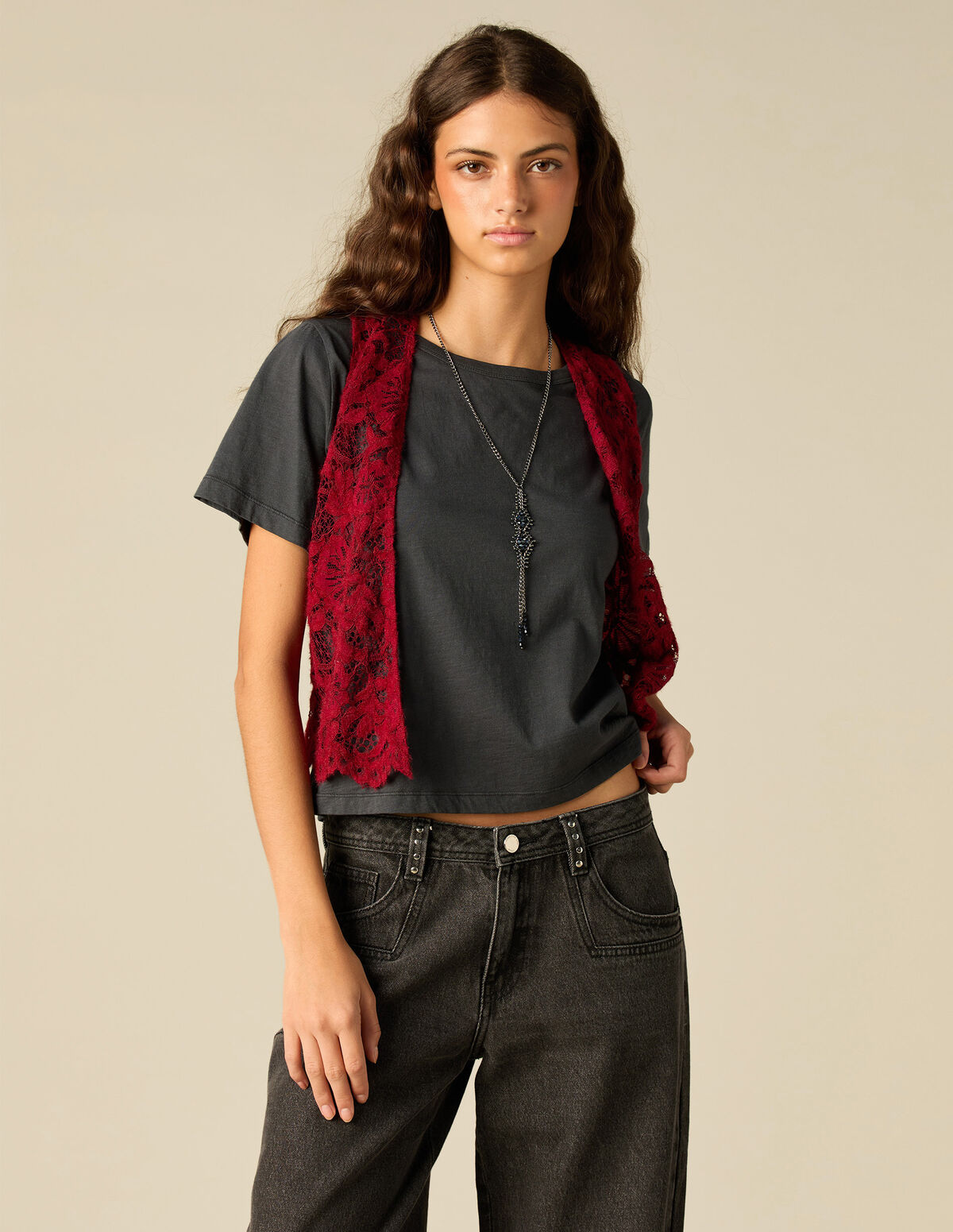 COLETE RENDAS VERMELHO