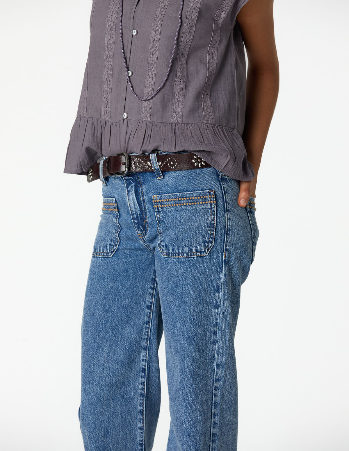 BLUE EMBROIDERED POCKET JEANS