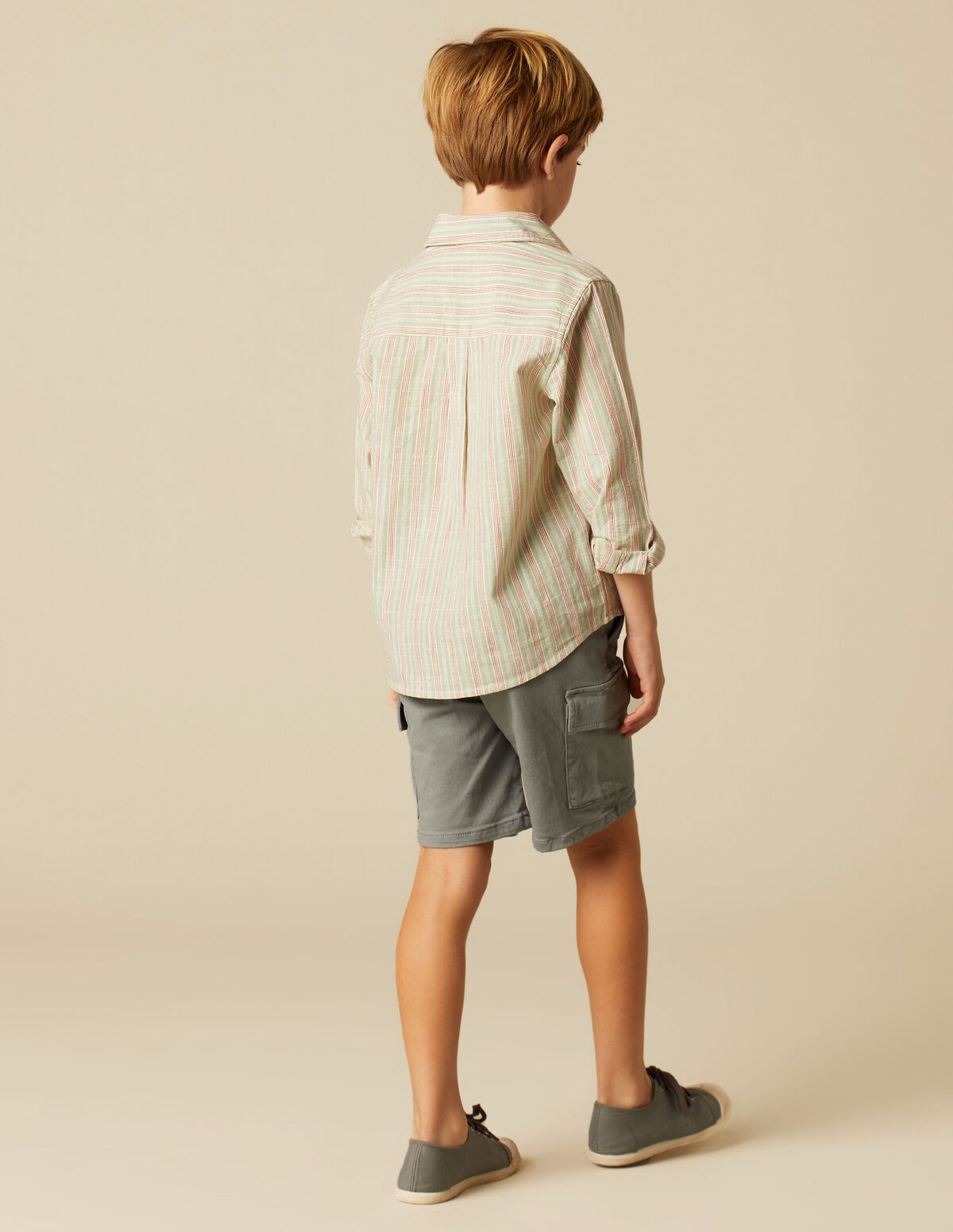 CAMISA RAYA GRIS