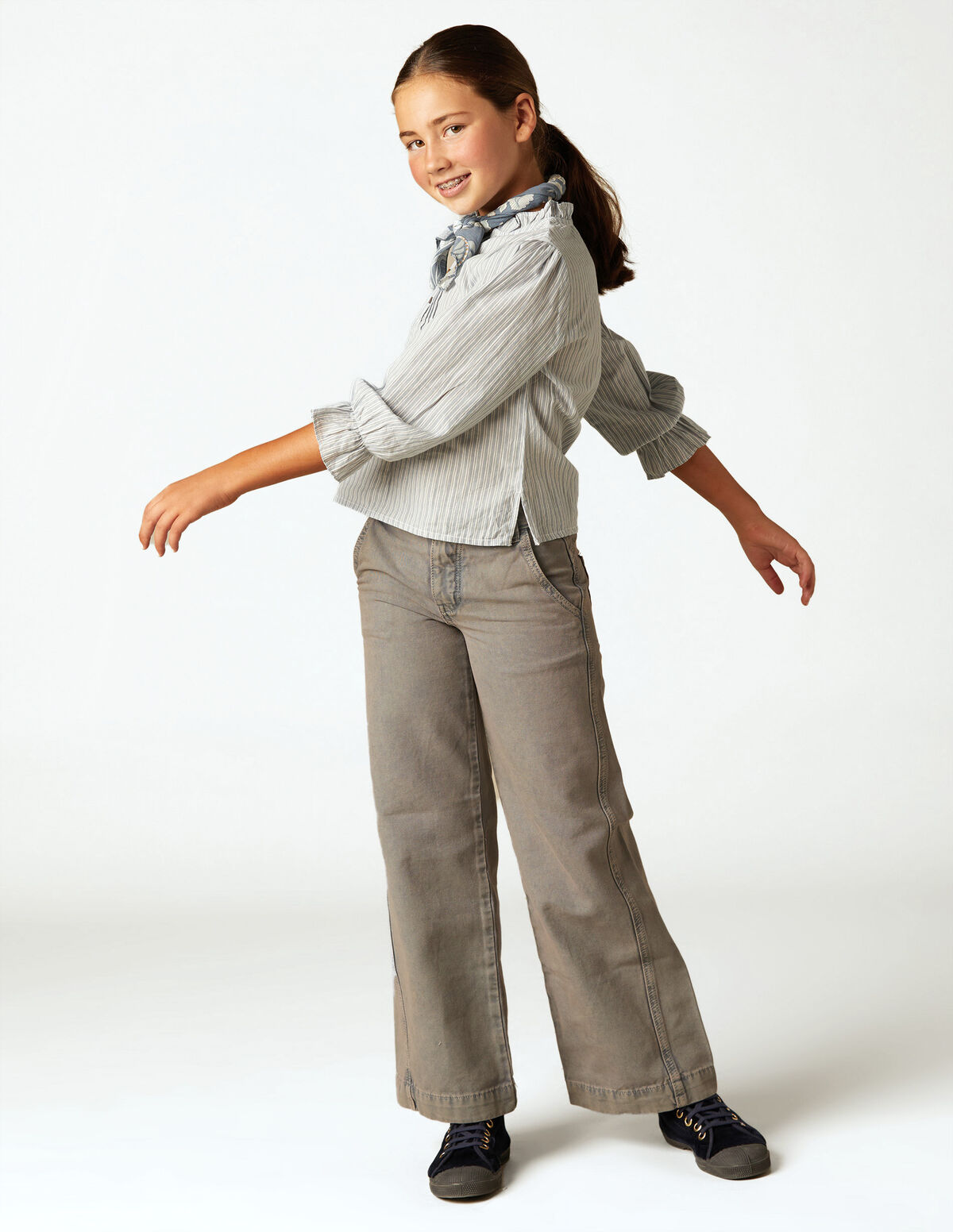 CAL&Ccedil;A "nn" BORDADO PEBBLE