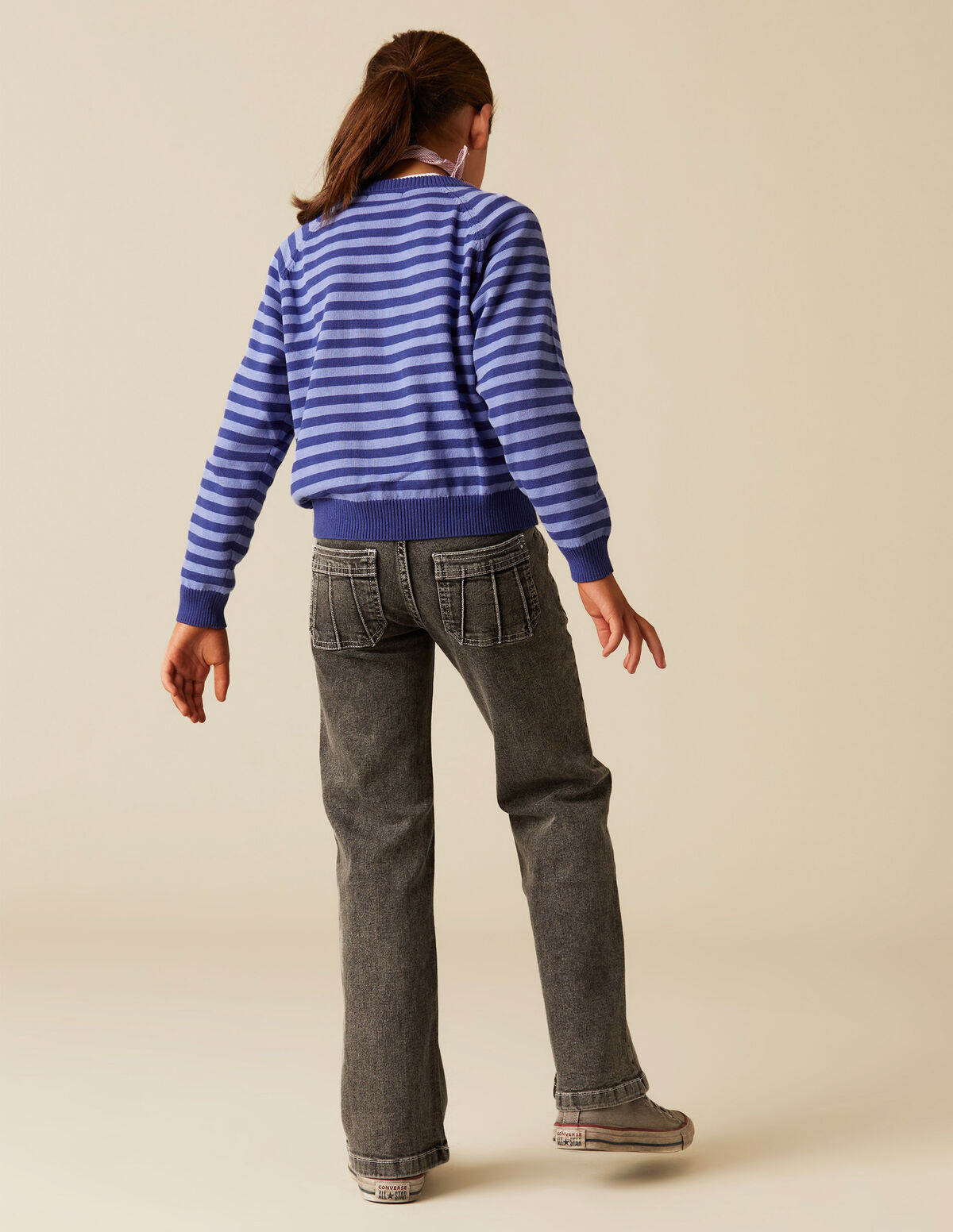 PANTALÓN GRIS BOLSILLOS COSTURAS