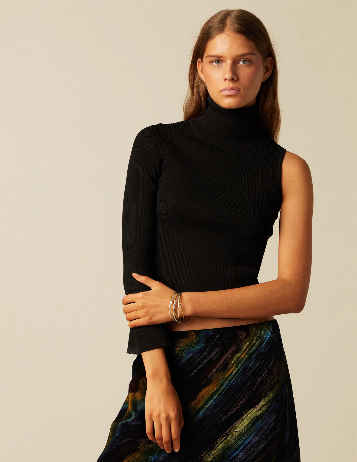 TOP ASYMÉTRIQUE COL ROULÉ NOIR