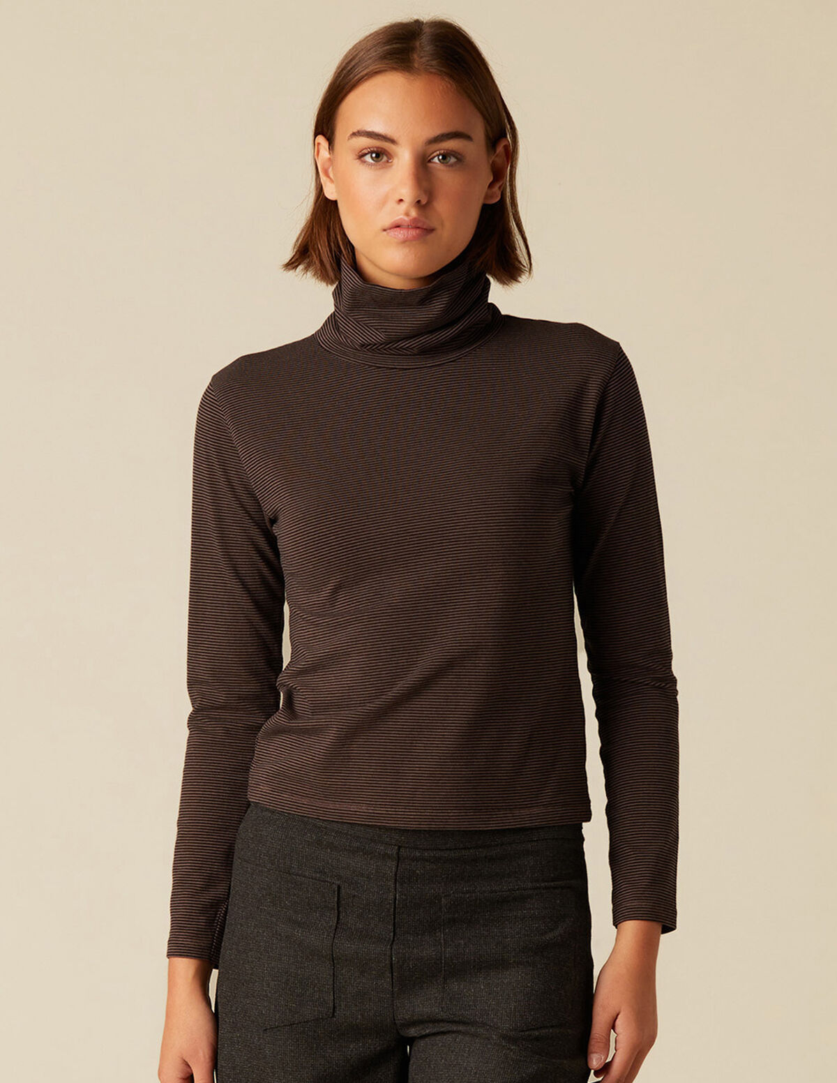 CUELLO VUELTO RAYA AZUL