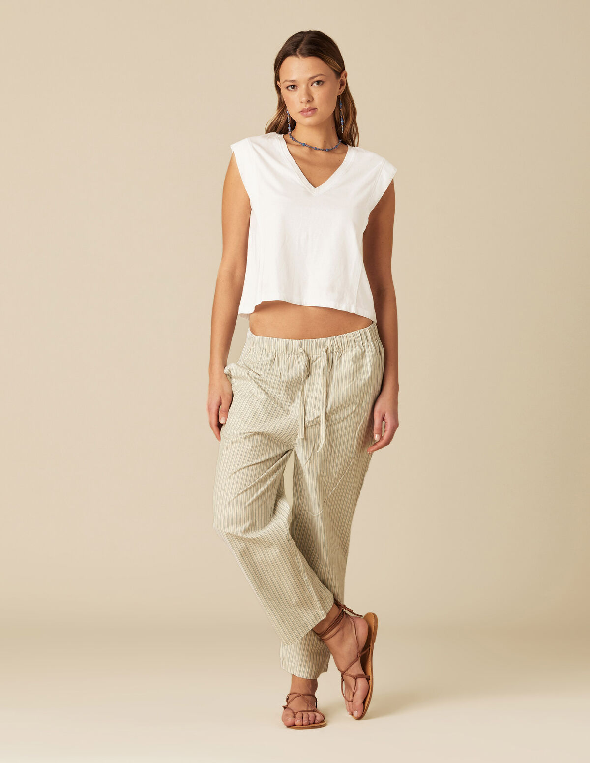 PANTALÓN BLANCO RAYAS AZULES