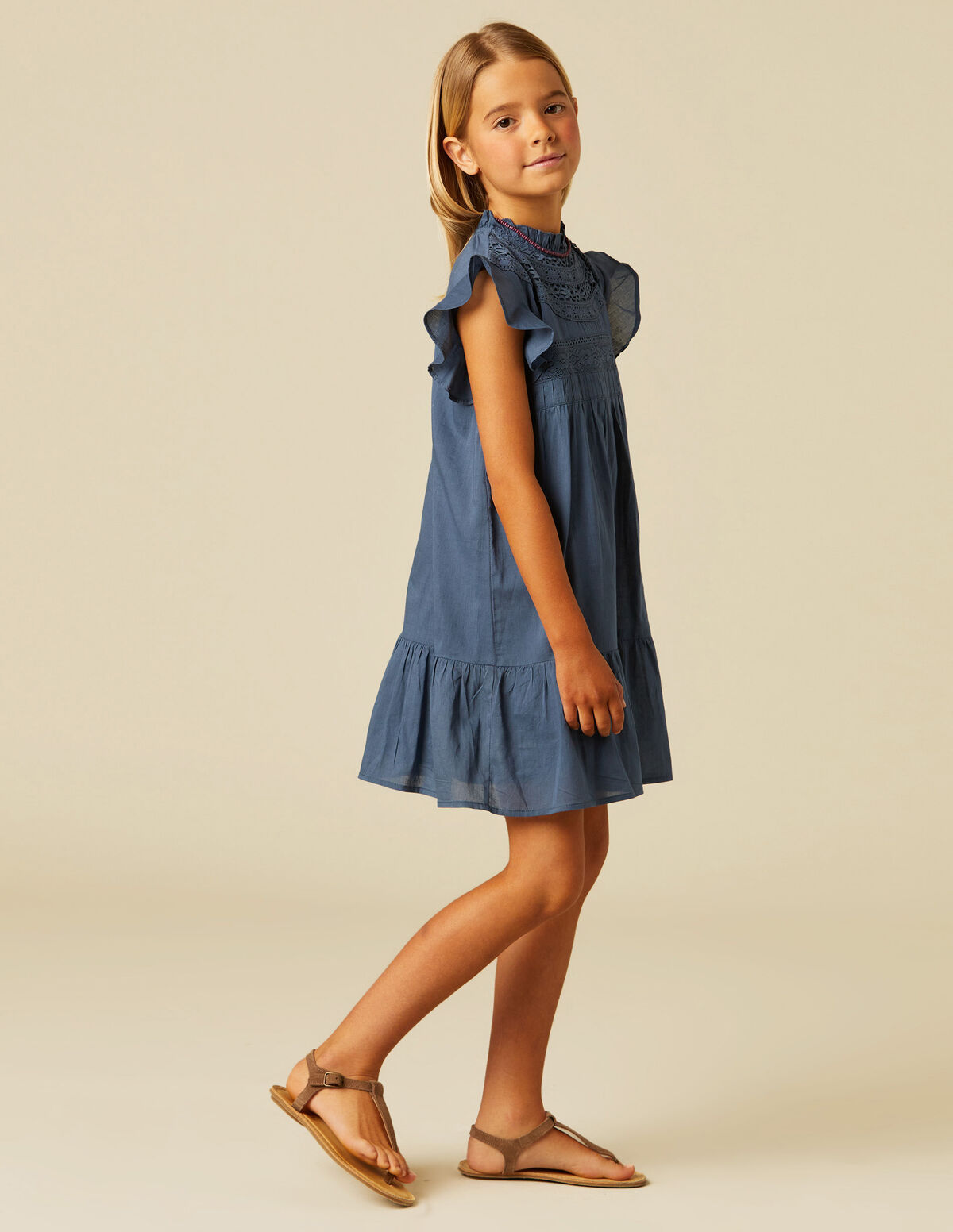 VESTIDO ENCAJES MORA