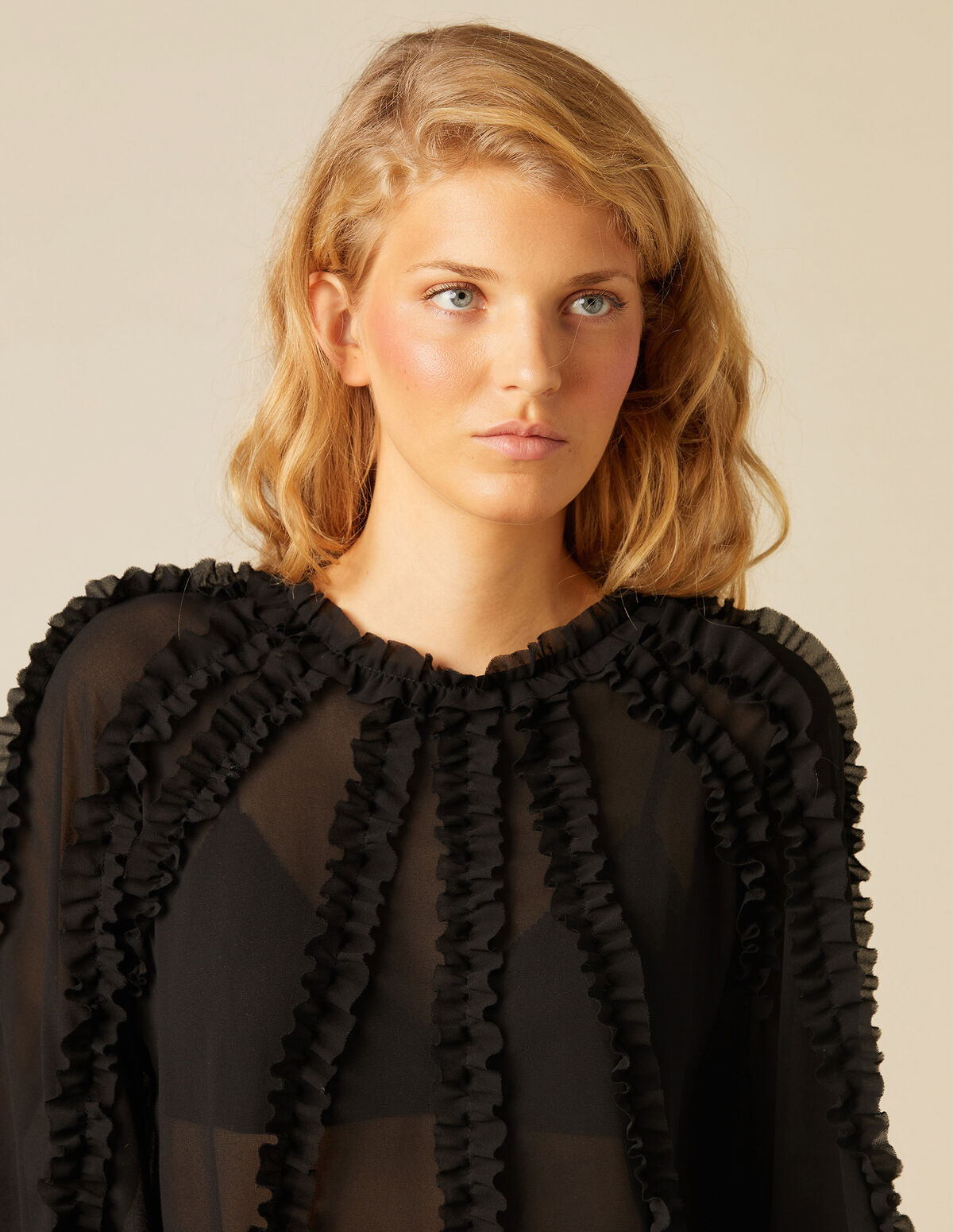 BLACK GATHERED SHIRT