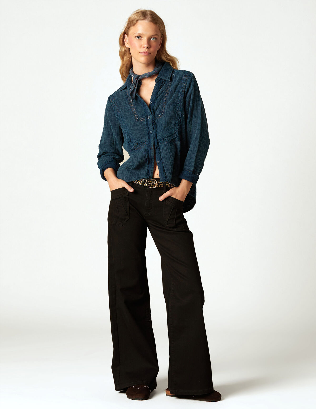 CAL&Ccedil;AS CINZENTAS BOLSOS COSTURAS