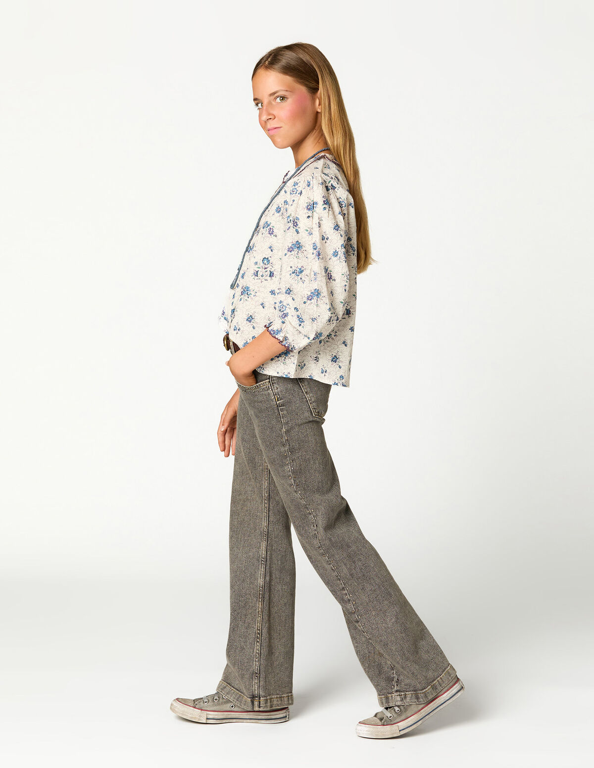 BLUE STUDS JEANS