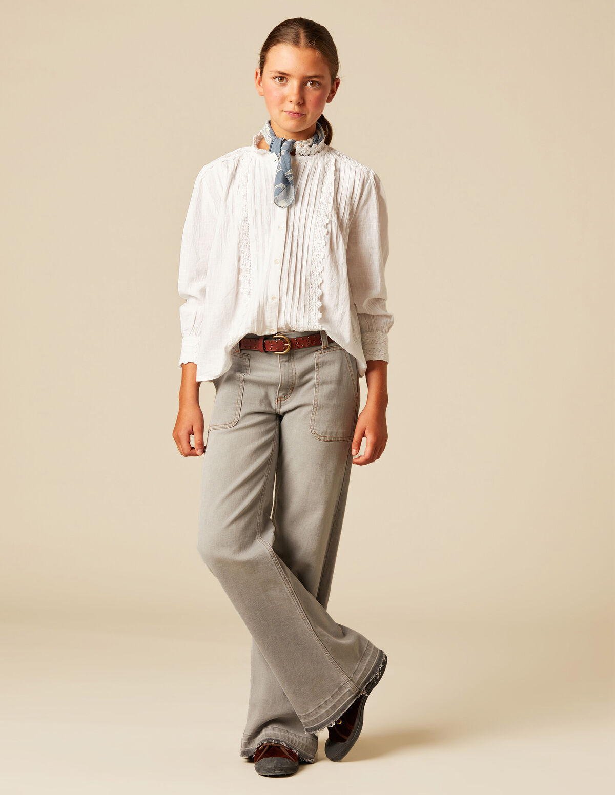 CHEMISE PLIS DENTELLE &Eacute;CRUE