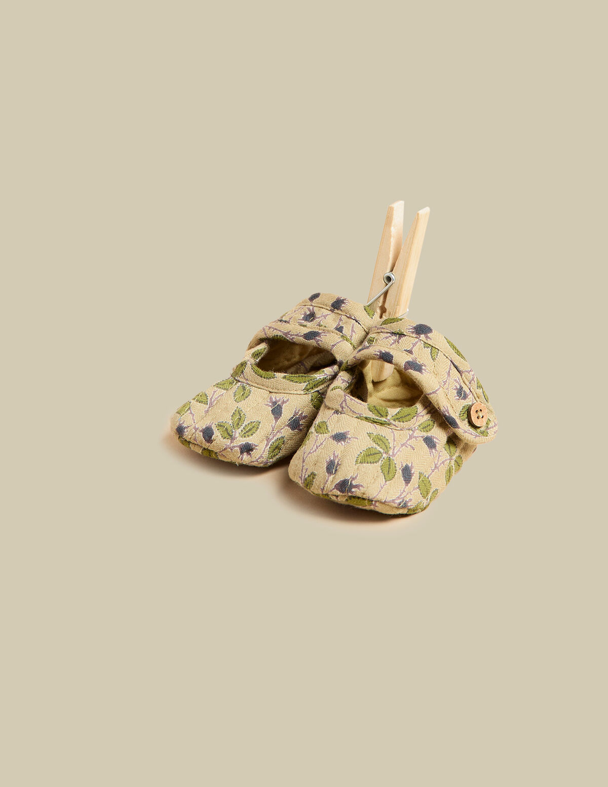 OLIVE PRINT SHOES