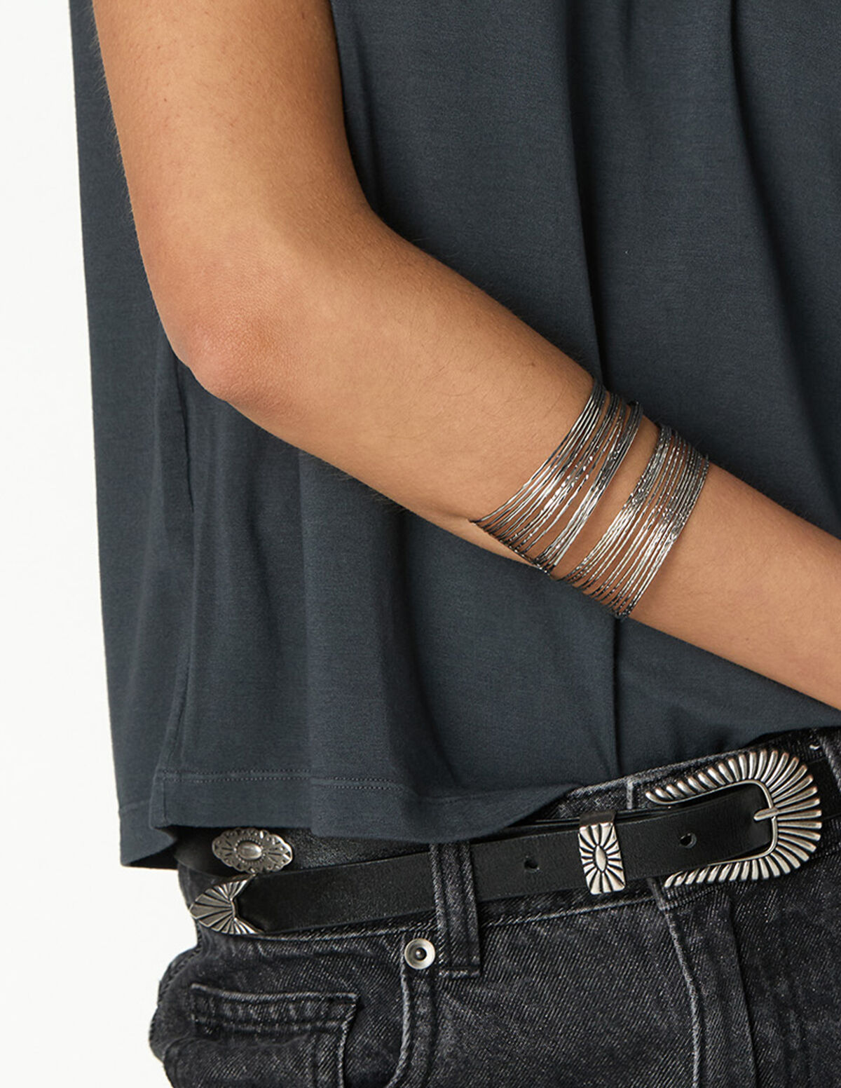 GOLDEN THREAD BRACELET