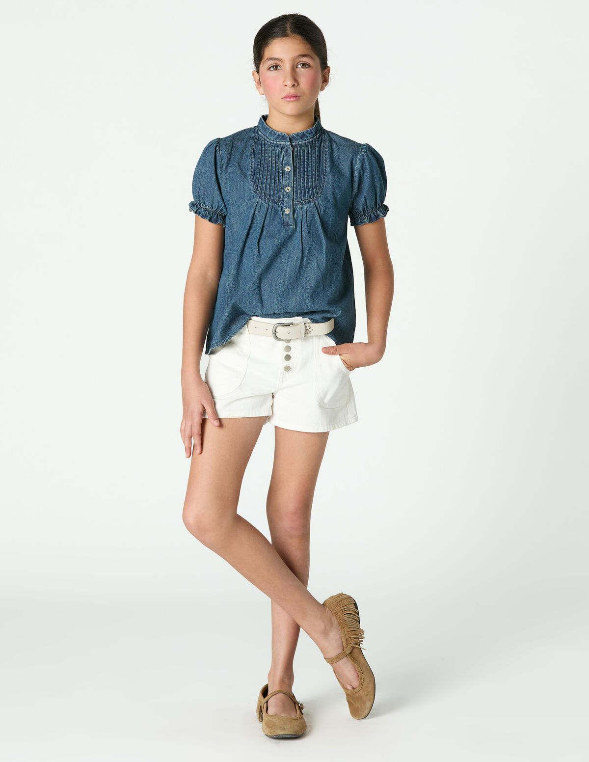 Cal&ccedil;&otilde;es brancos com bolsos