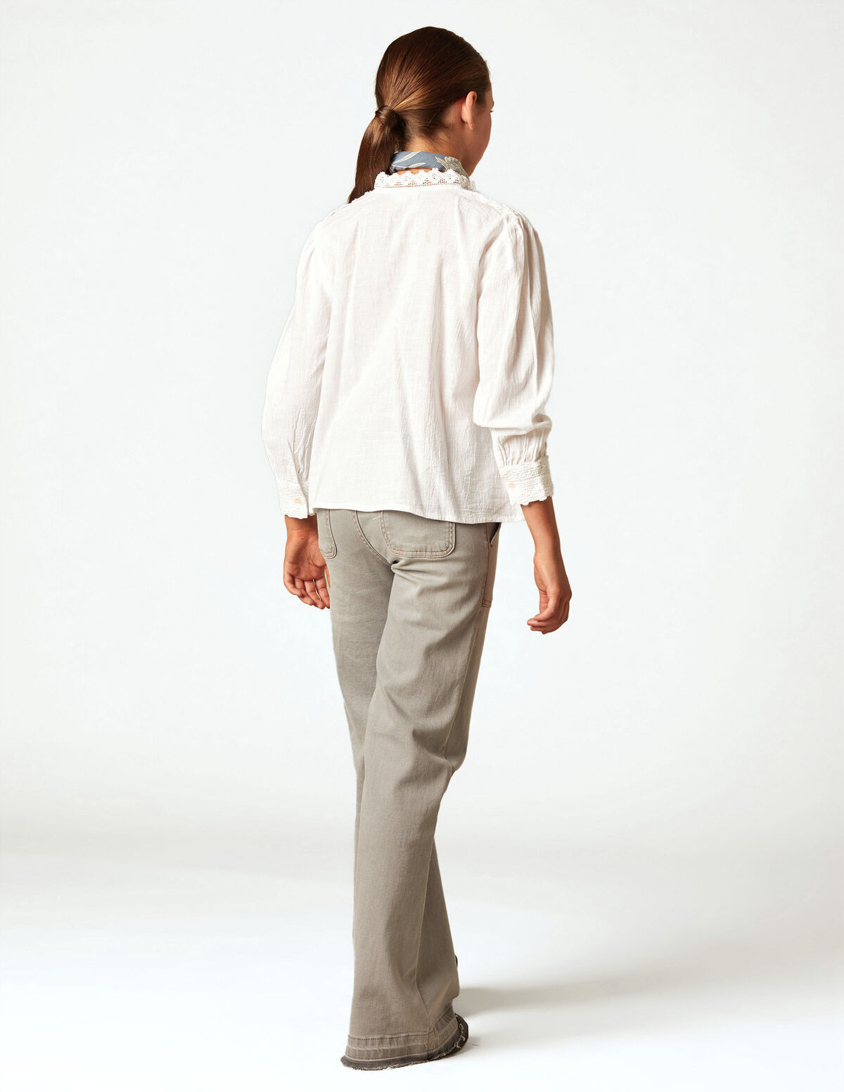 CAMISA JARETAS ENCAJE CRUDA