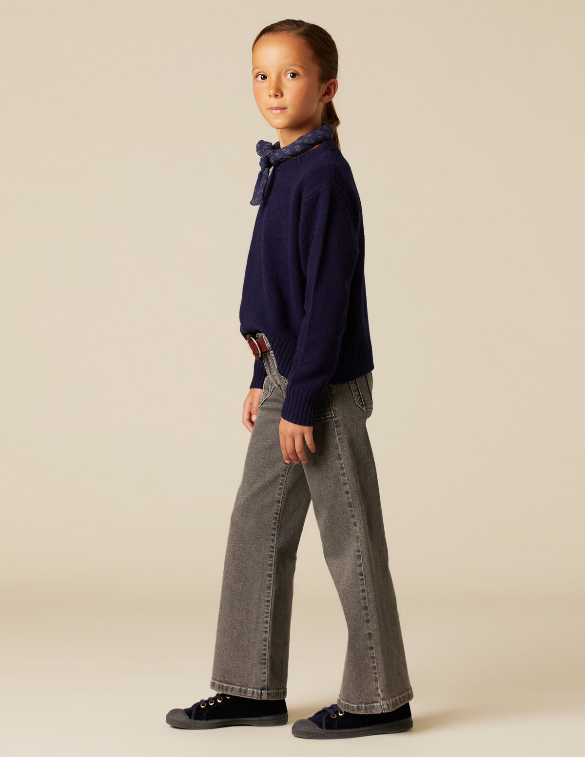 PANTALÓN GRIS BOLSILLOS COSTURAS