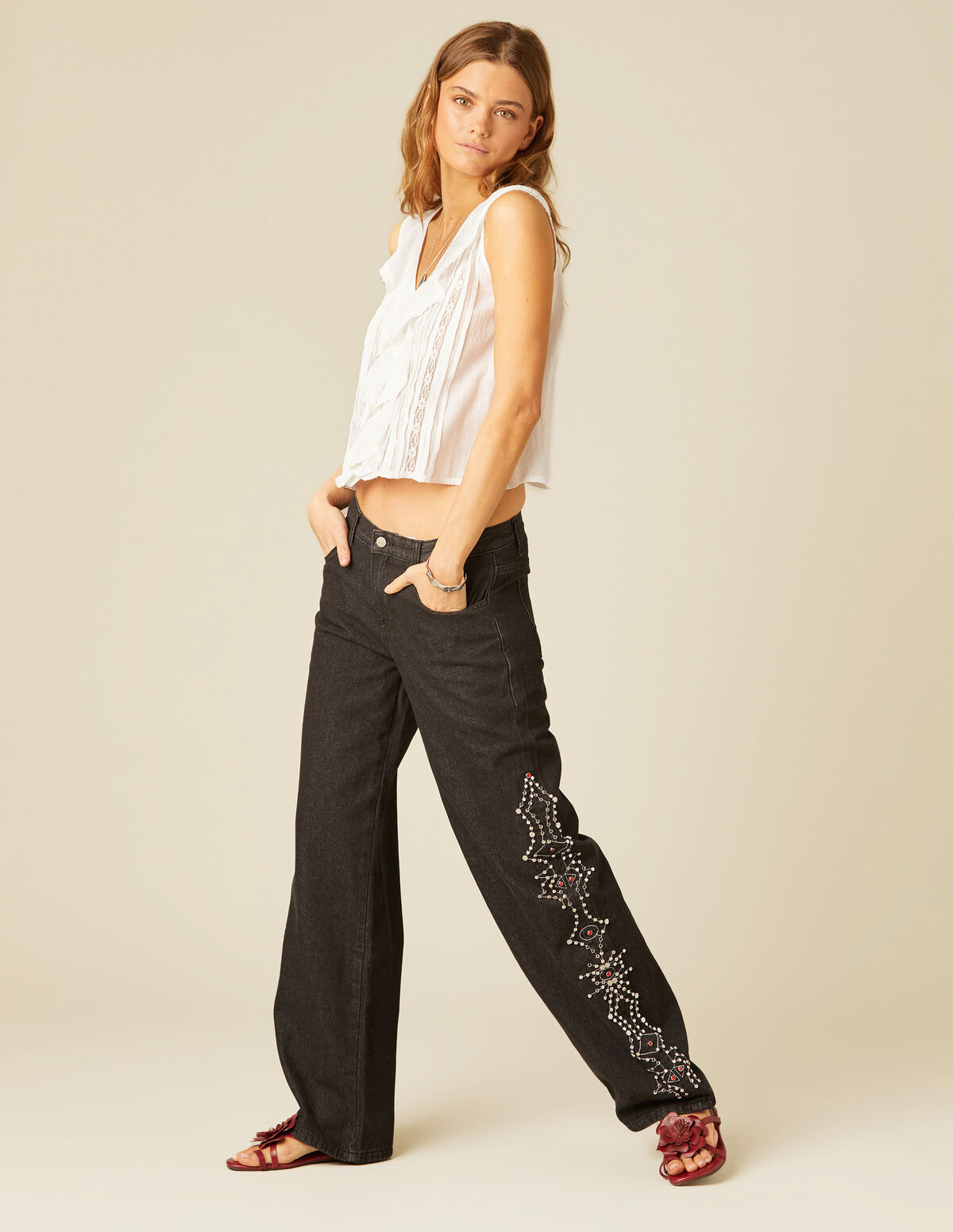 PANTALON DAIM BRODÉ/CLOUS