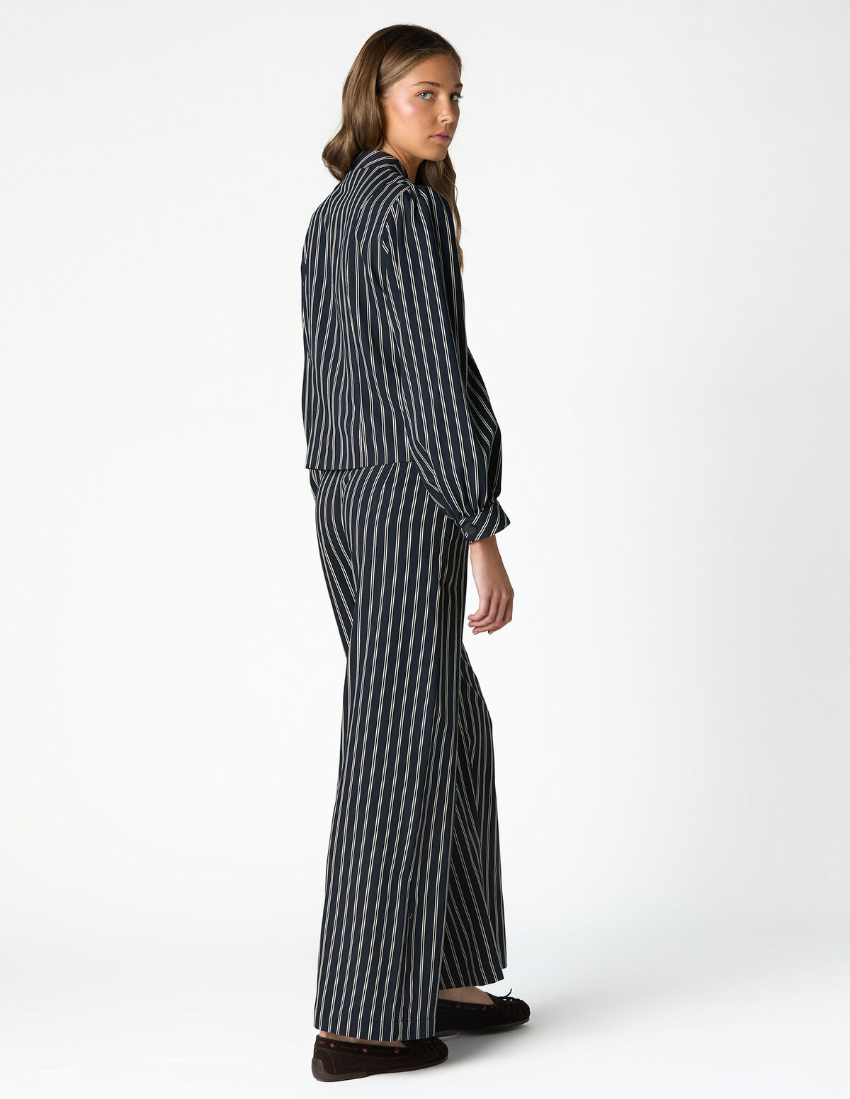 CAL&Ccedil;AS C&Oacute;S BOT&Otilde;ES RISCA DIPLOM&Aacute;TICA AZUL