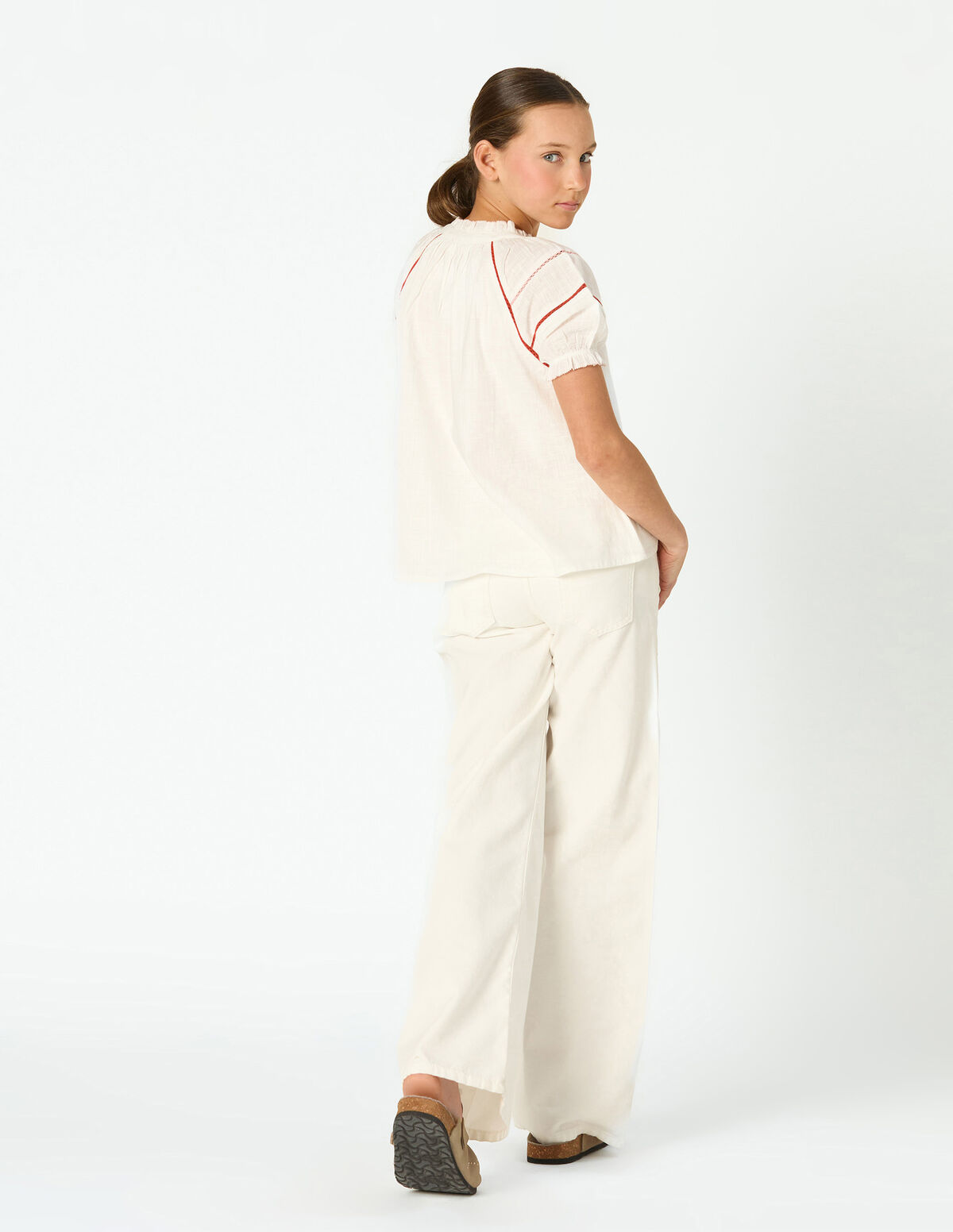 JEANS ESTRELAS LATERAL BRANCO