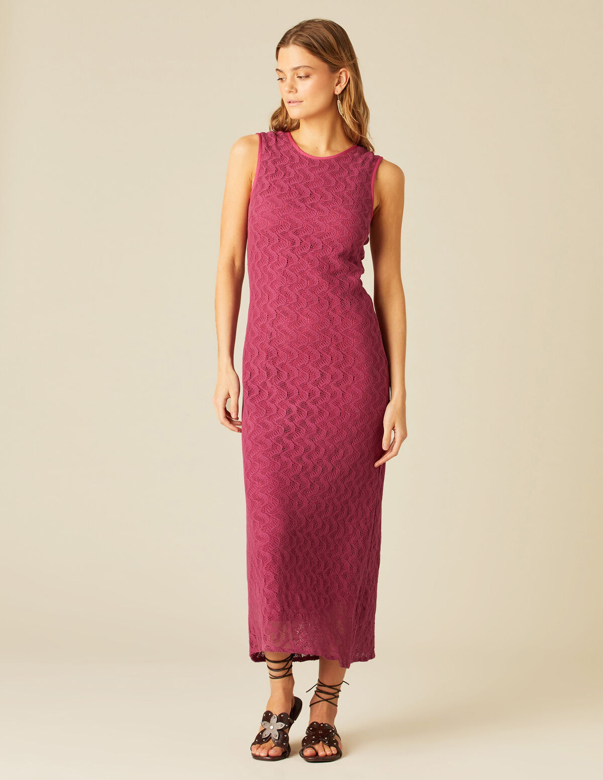 VESTIDO ESPALDA ENCAJE MORA