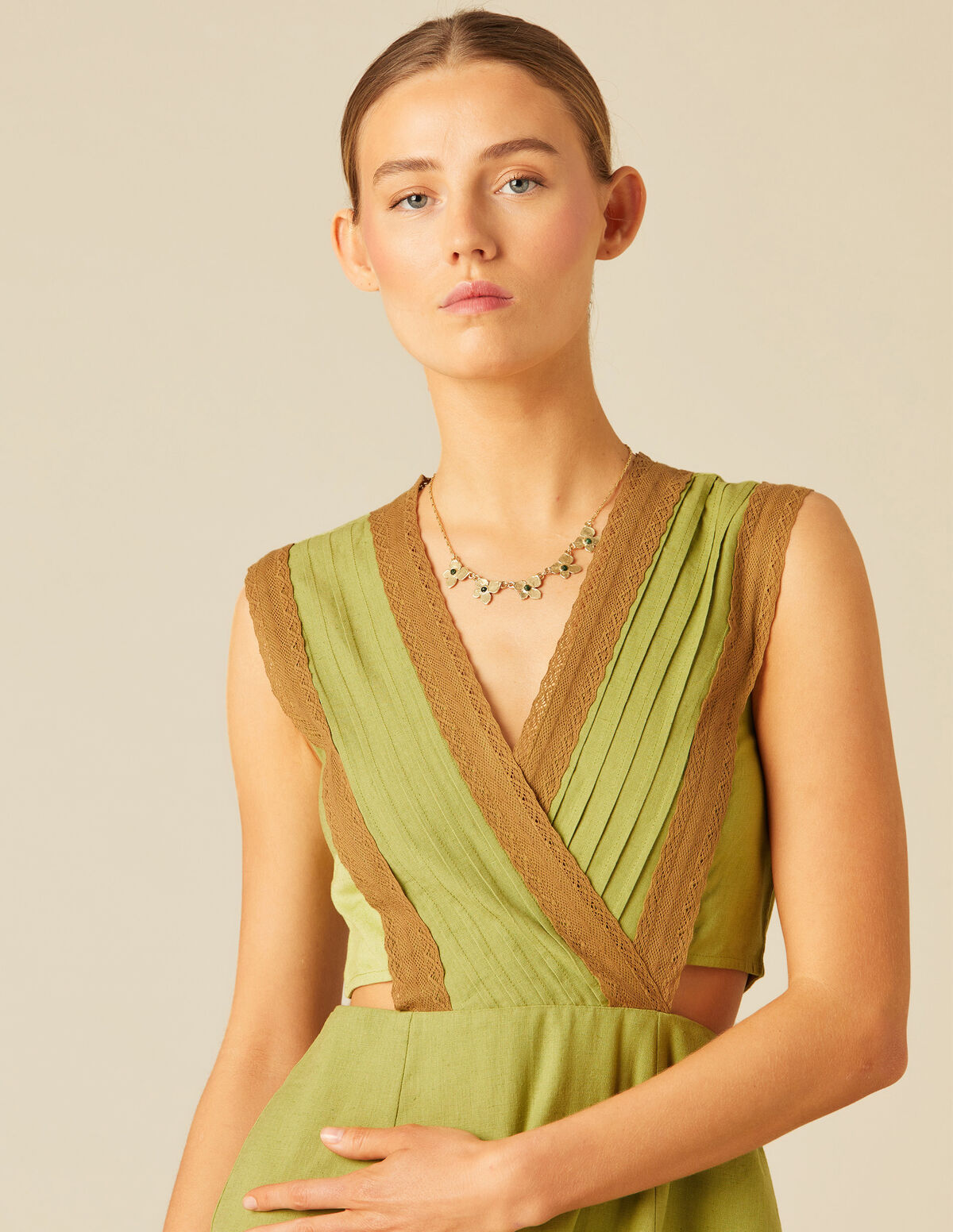 VESTIDO VERDE ENCAJE WALNUT