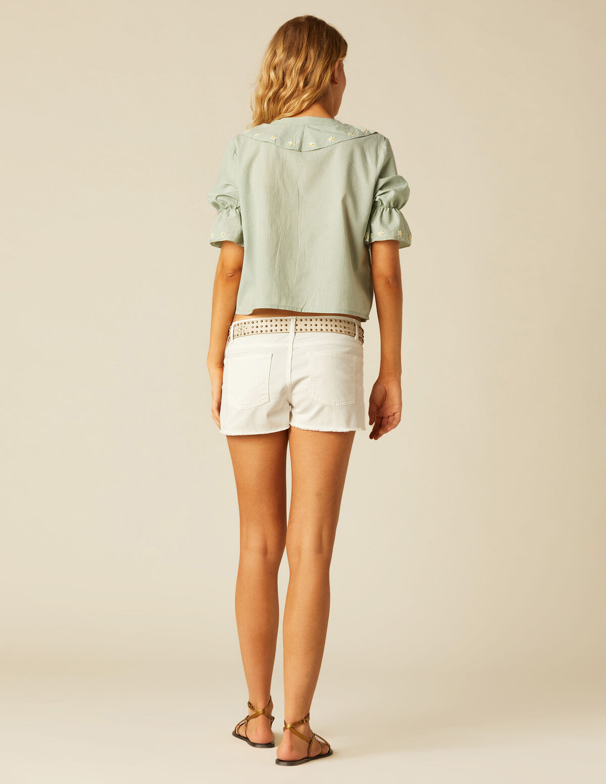 CAMISA BORDADA FLOR