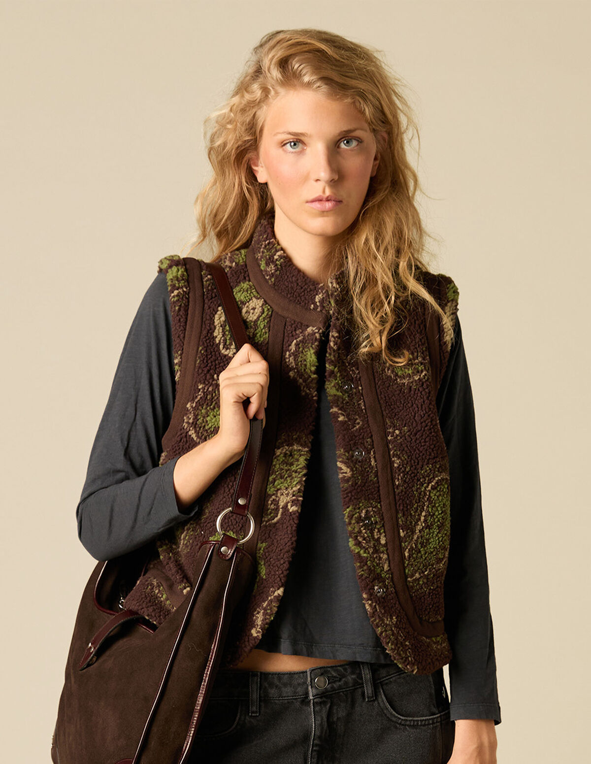 COLETE FLEECE DESENHO