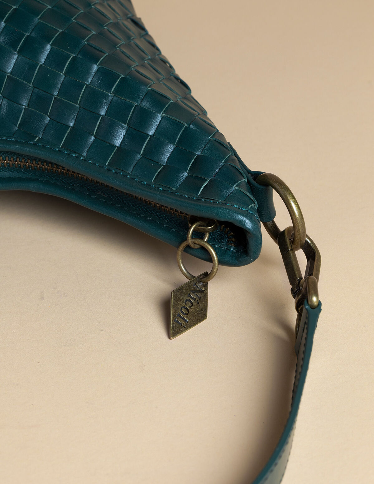 BOLSO TRENZADO PIEL GUINDA
