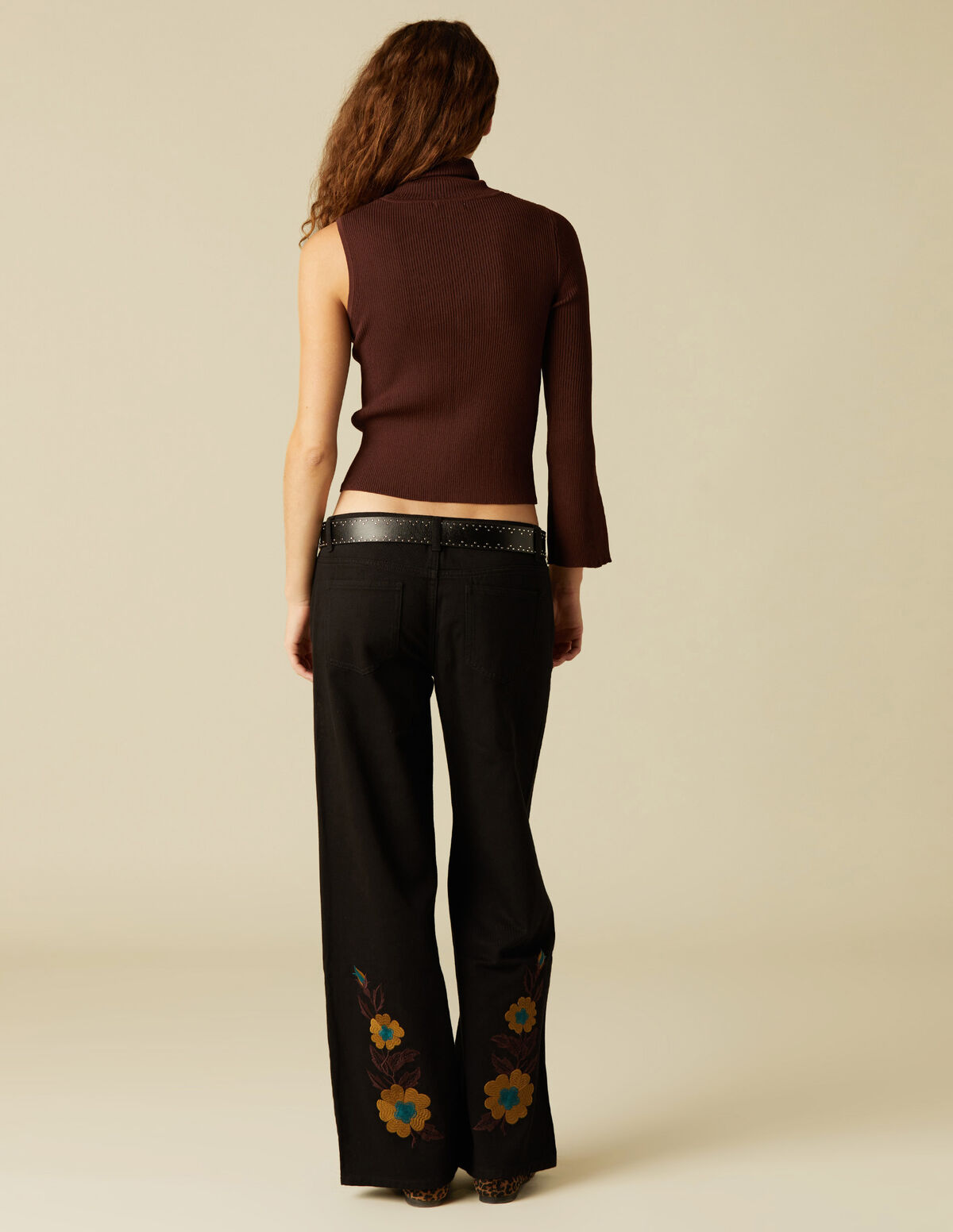 TOP ASYMÉTRIQUE COL ROULÉ NOIR