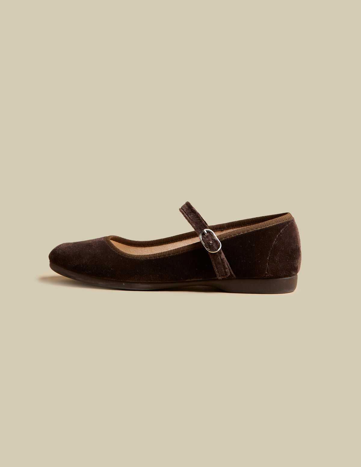 BROWN VELVET CHINAS