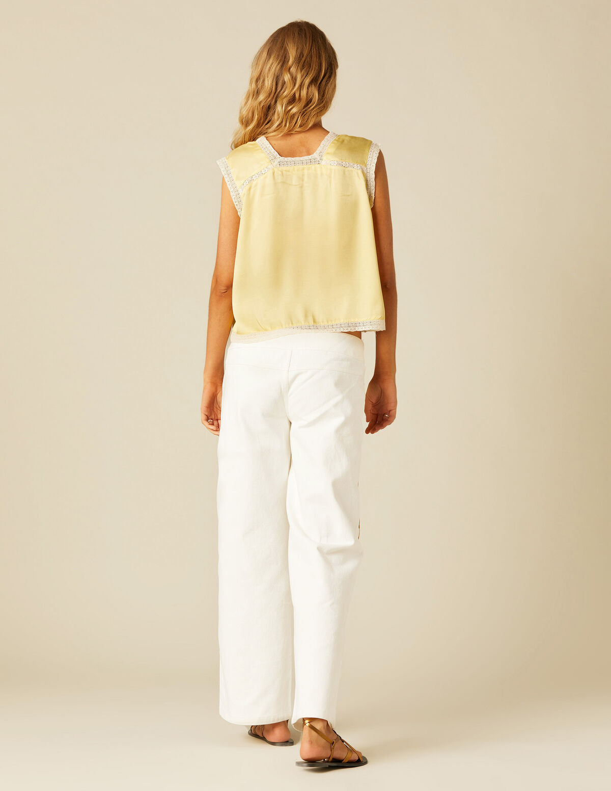 CAMISA ACETINADA RENDAS AMARELA