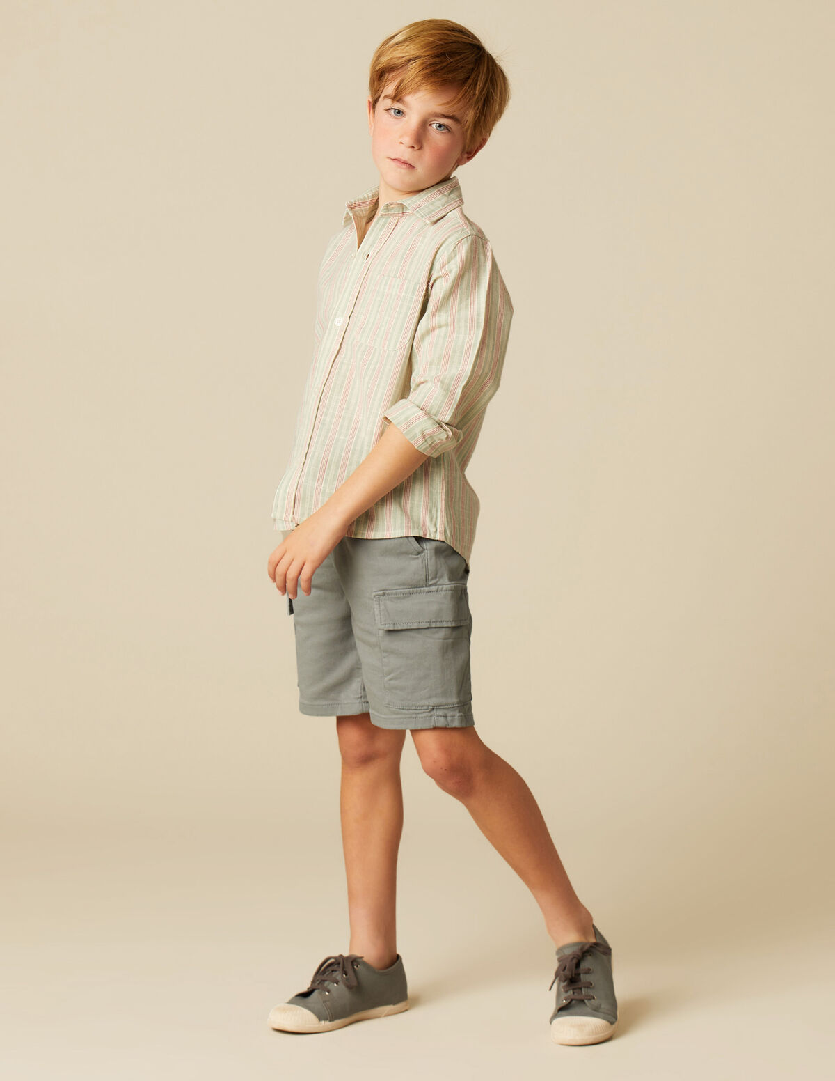 CAMISA RAYA GRIS