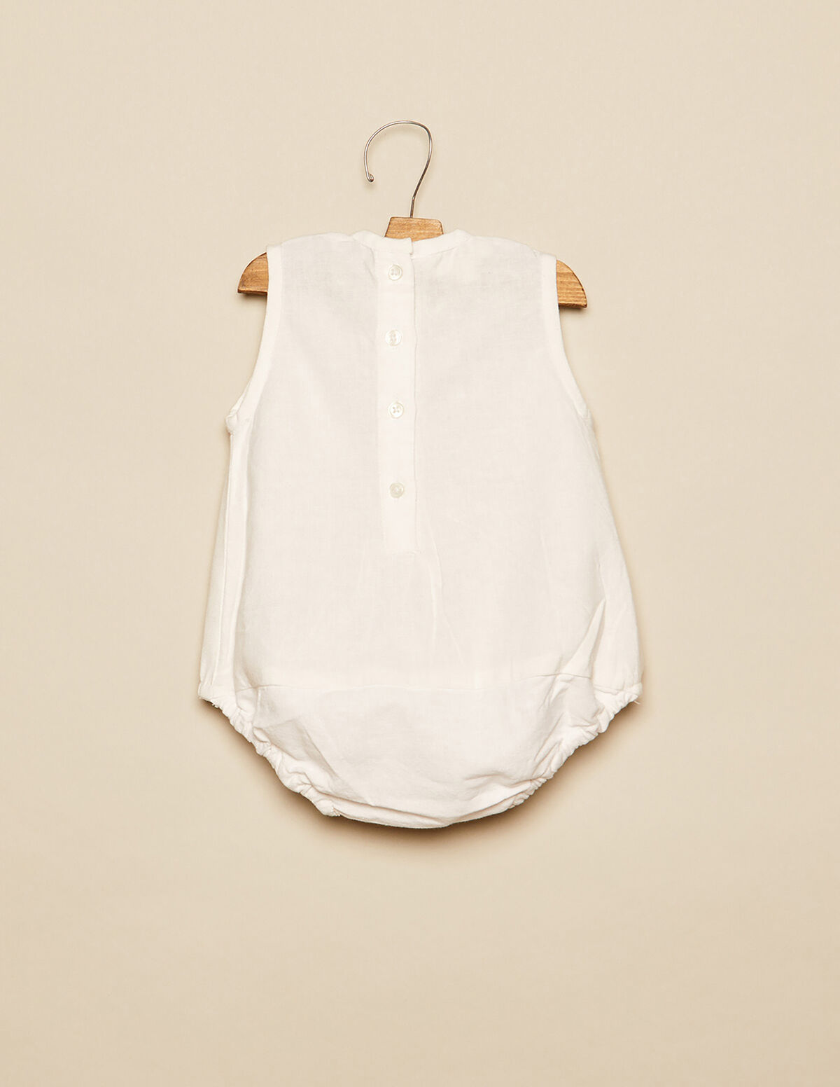 RANITA BLANCA BORDADOS